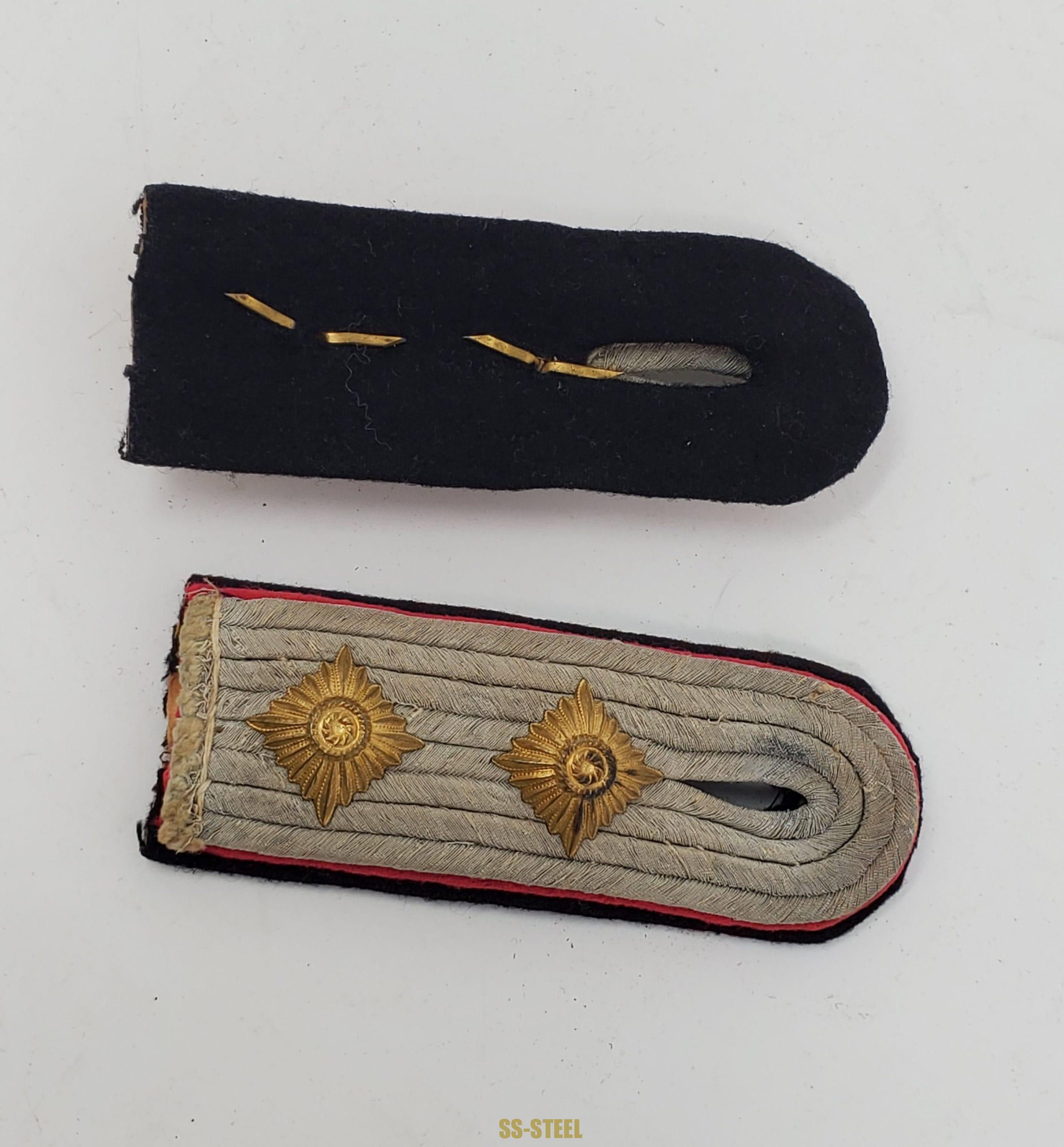 Waffen-SS Artillery / StuG Officer Shoulder Boards - Image 2