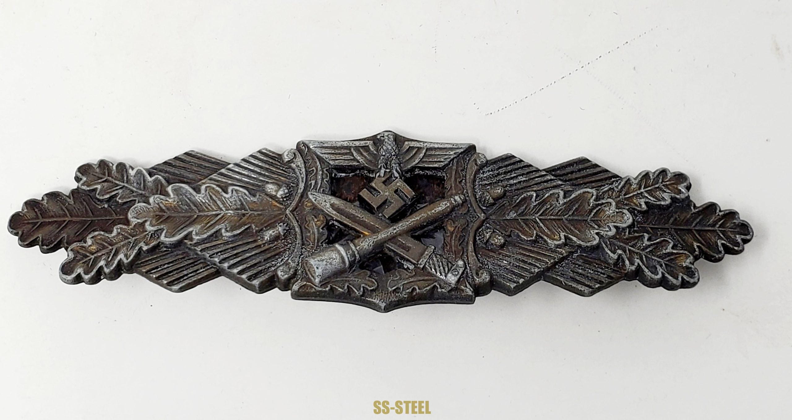 Close Combat Clasp in Bronze 'JFS'