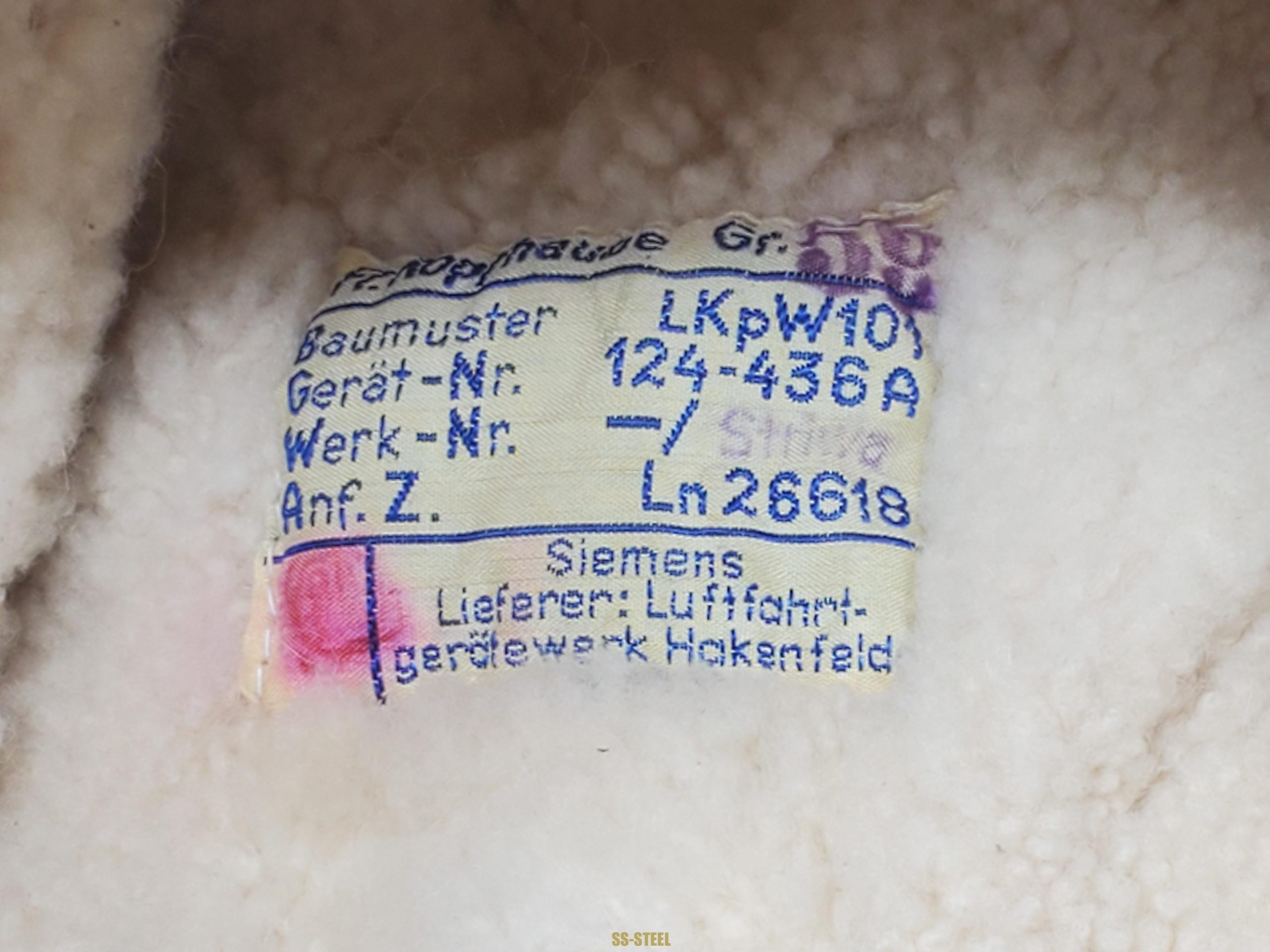 Sharp Luftwaffe Pilot's Helmet and Goggles Set - Image 7