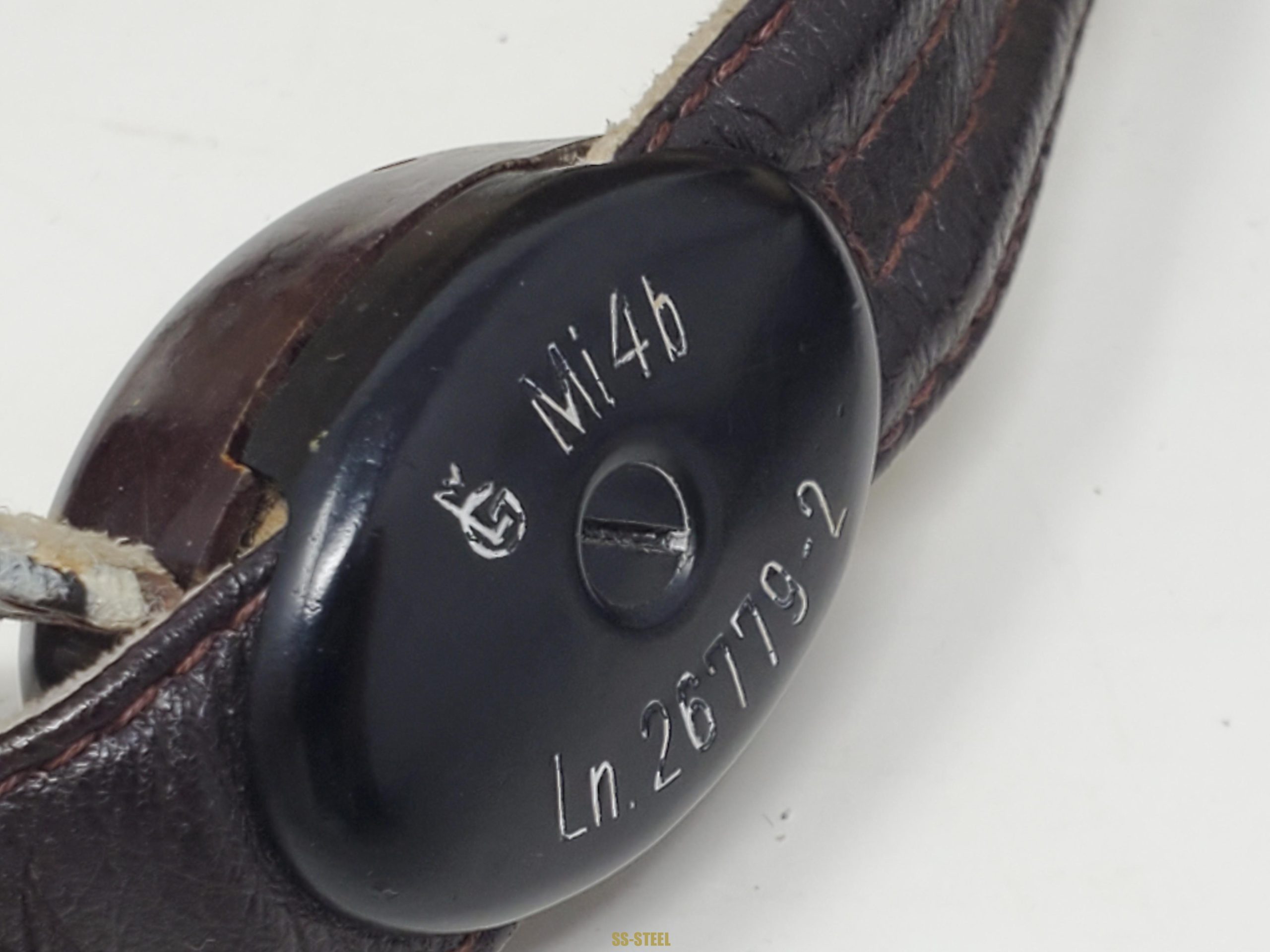 Sharp Luftwaffe Pilot's Helmet and Goggles Set - Image 9