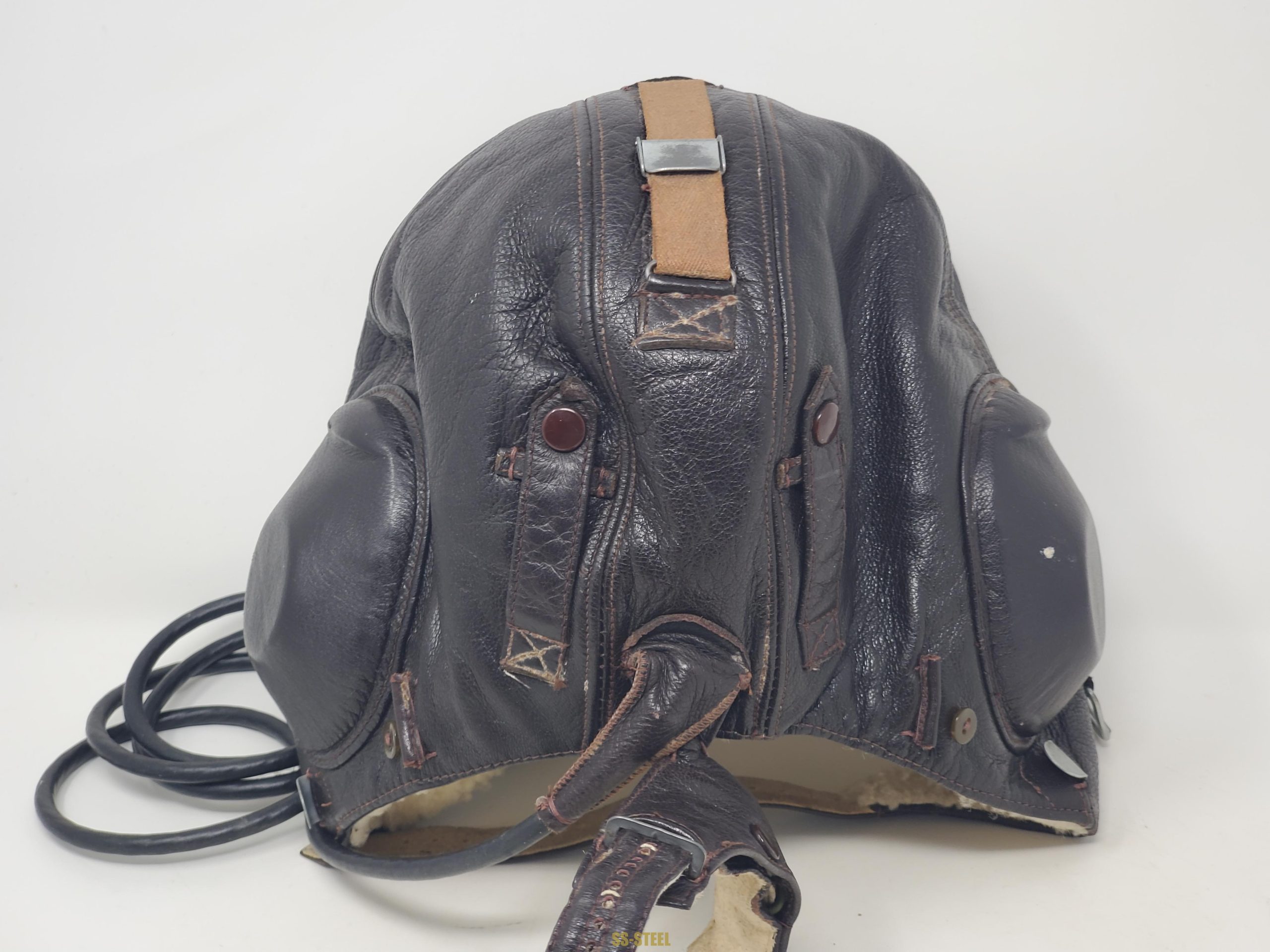 Sharp Luftwaffe Pilot's Helmet and Goggles Set - Image 11