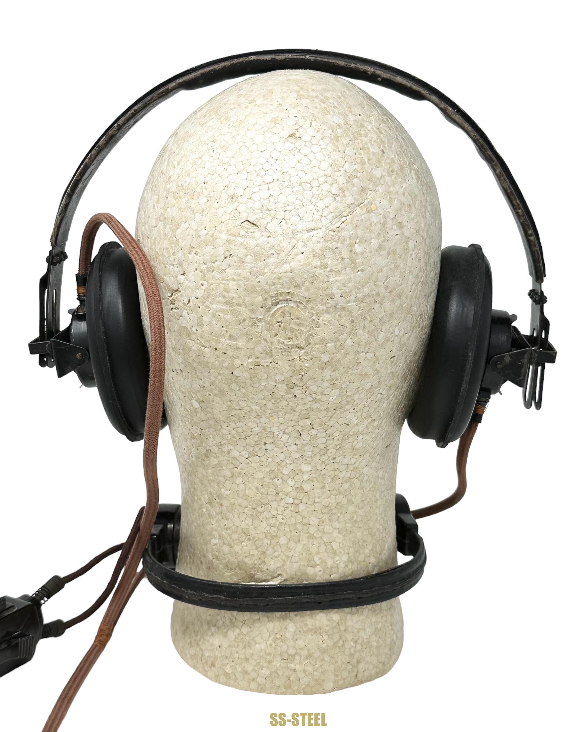 (d.d.)Panzer Headset and Throat Microphone - Image 6