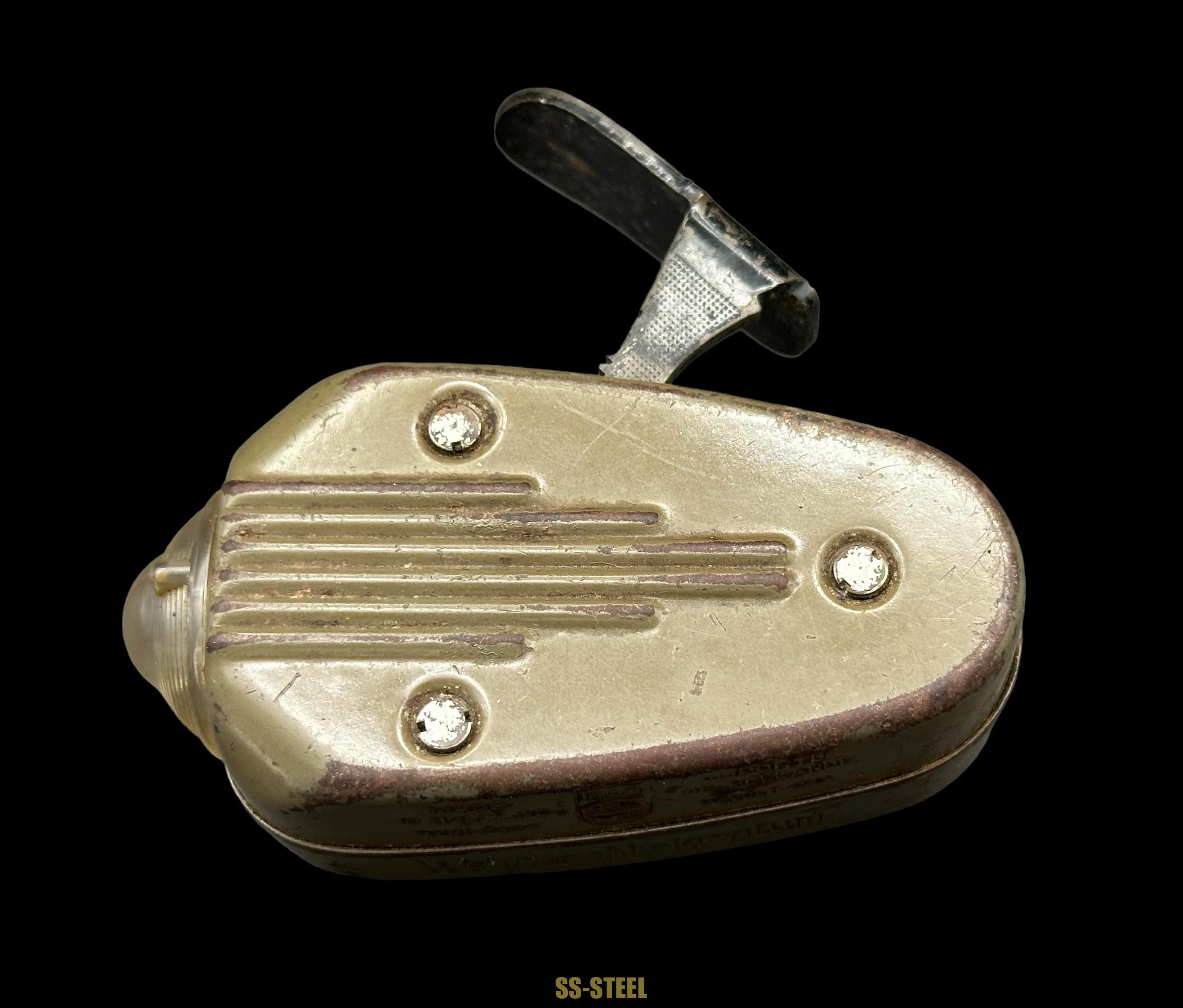 Wermachteigentum Self Generate Flashlight - Image 2