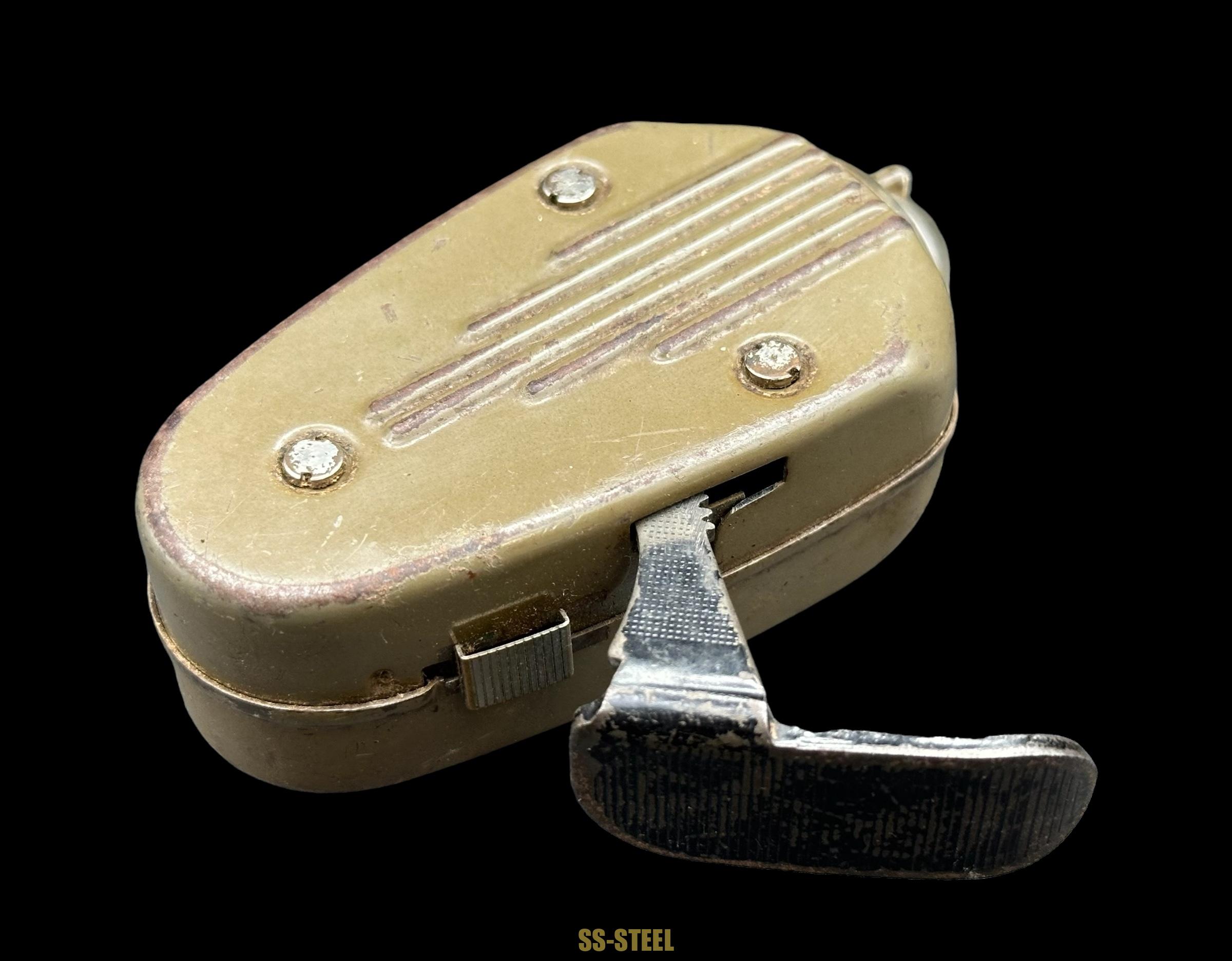 Wermachteigentum Self Generate Flashlight - Image 3