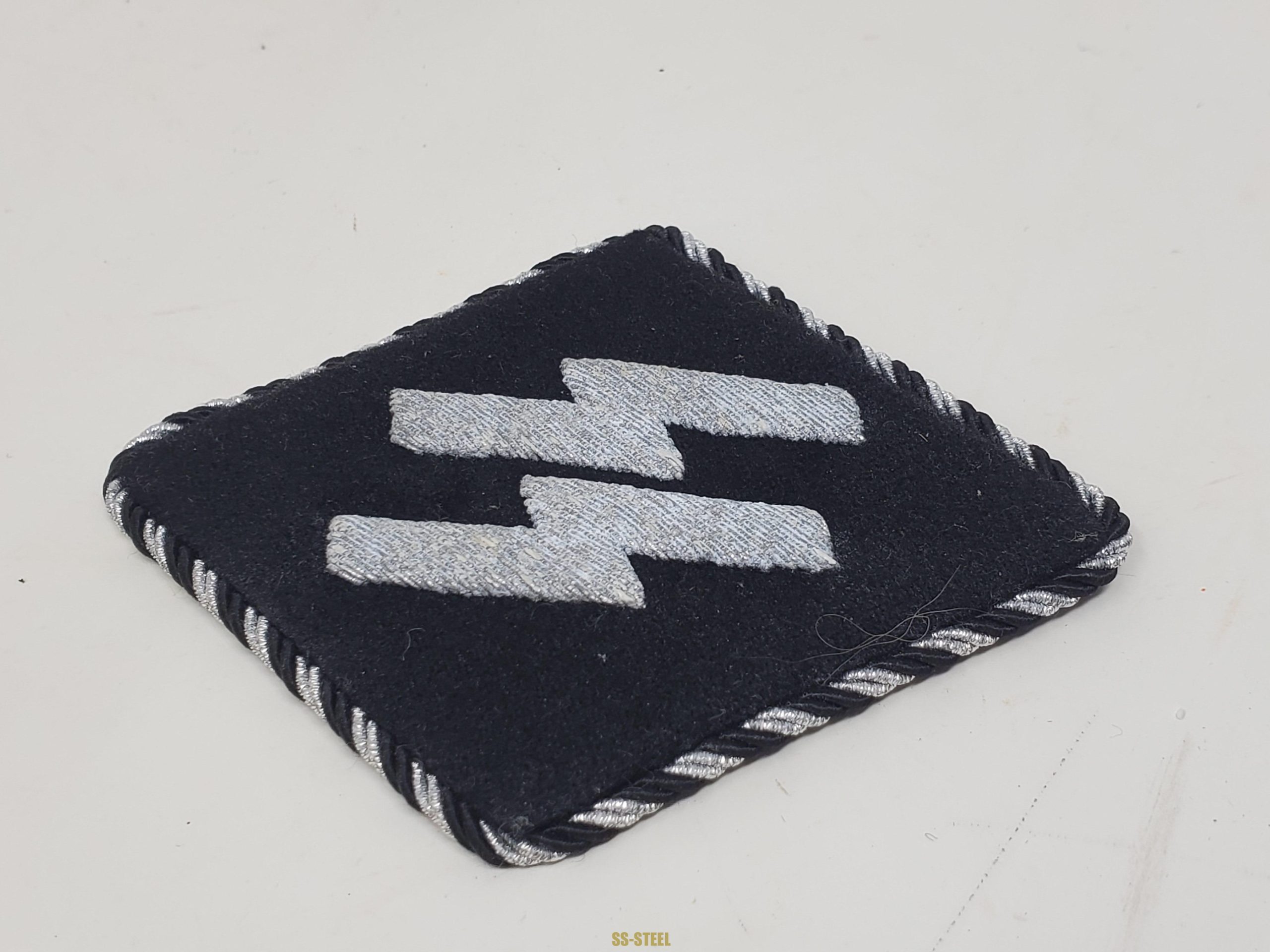 Dutch SS Runic Sleeve Diamond - Image 3