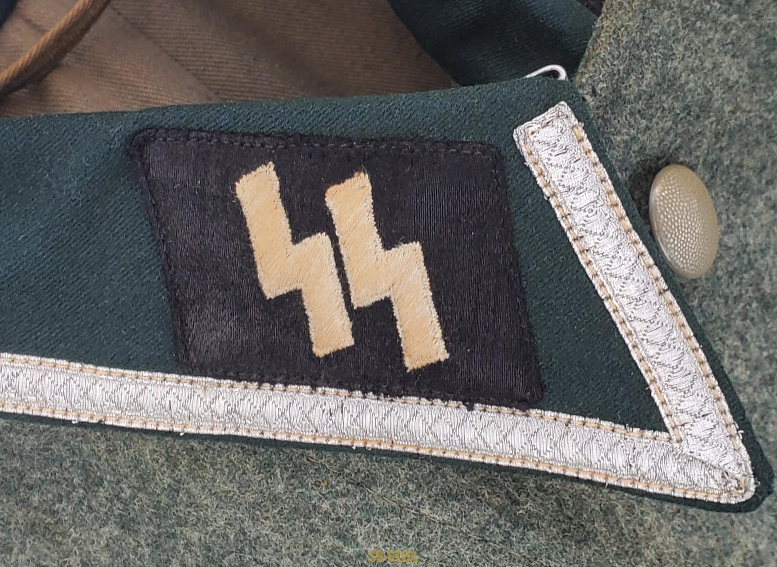 Fine Waffen-SS Tunic, Oberscharführer of Reconnaissance - Image 5