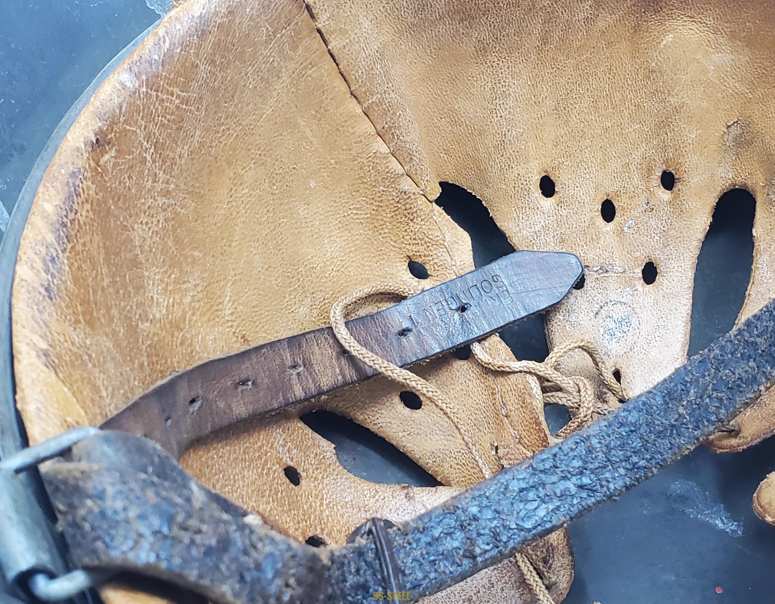 Published Waffen-SS Reverse Decal M42 Double Decal - Image 2