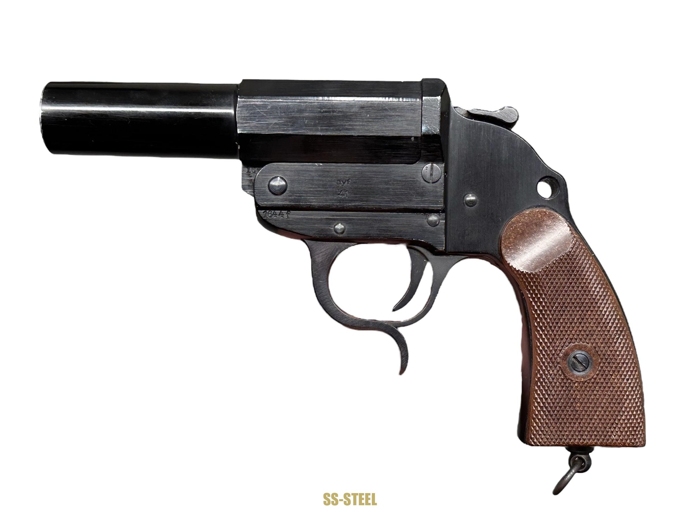 LP34 Leuchtpistole 34 by "ayf 41" - Image 2