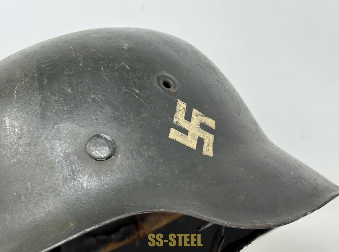 (E.w.)Highly Unusual and Rare, Camo M42 Foreign Polizei Helmet - Image 17