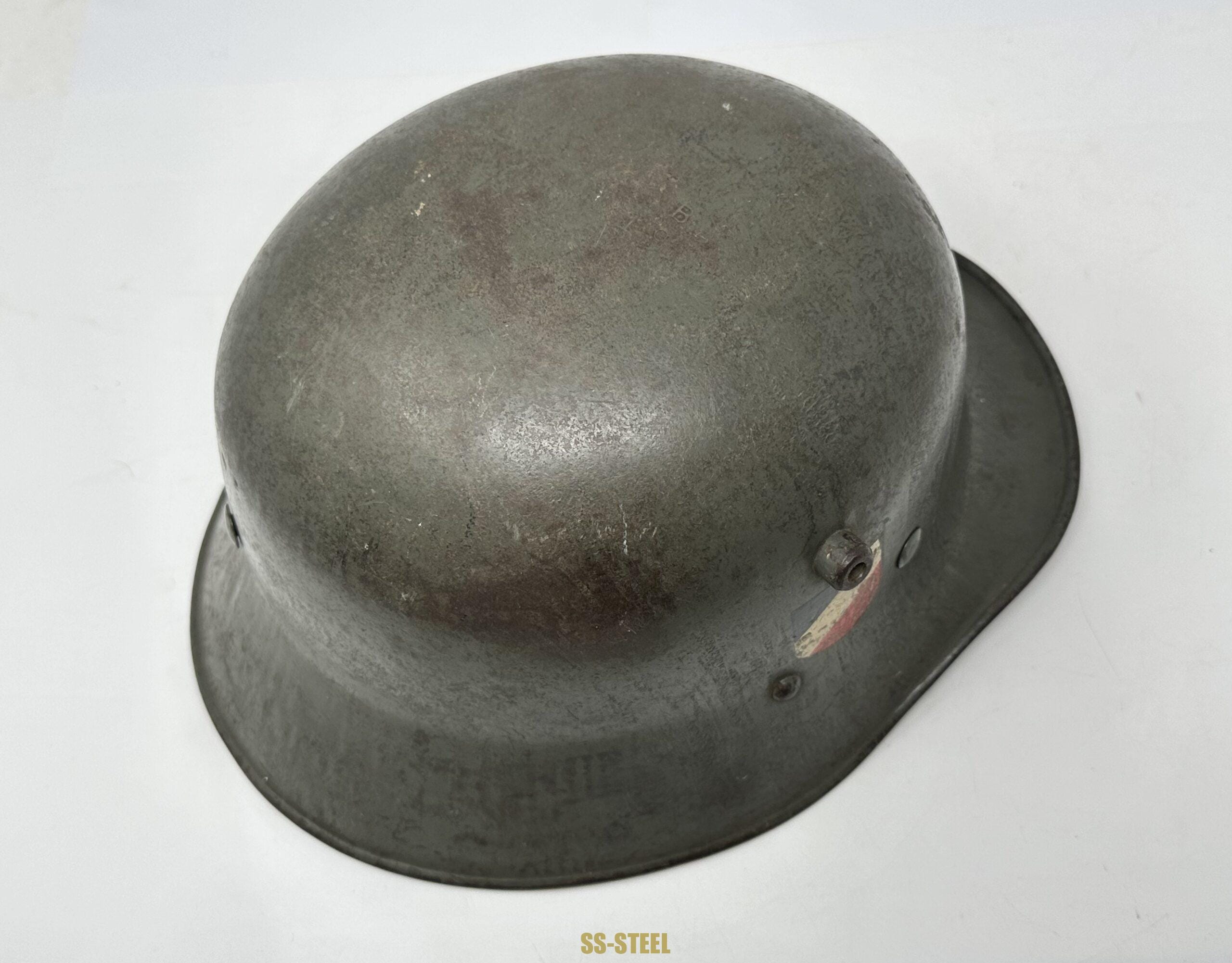 Earlier Transitional Double Decal Heer Helmet - Image 8