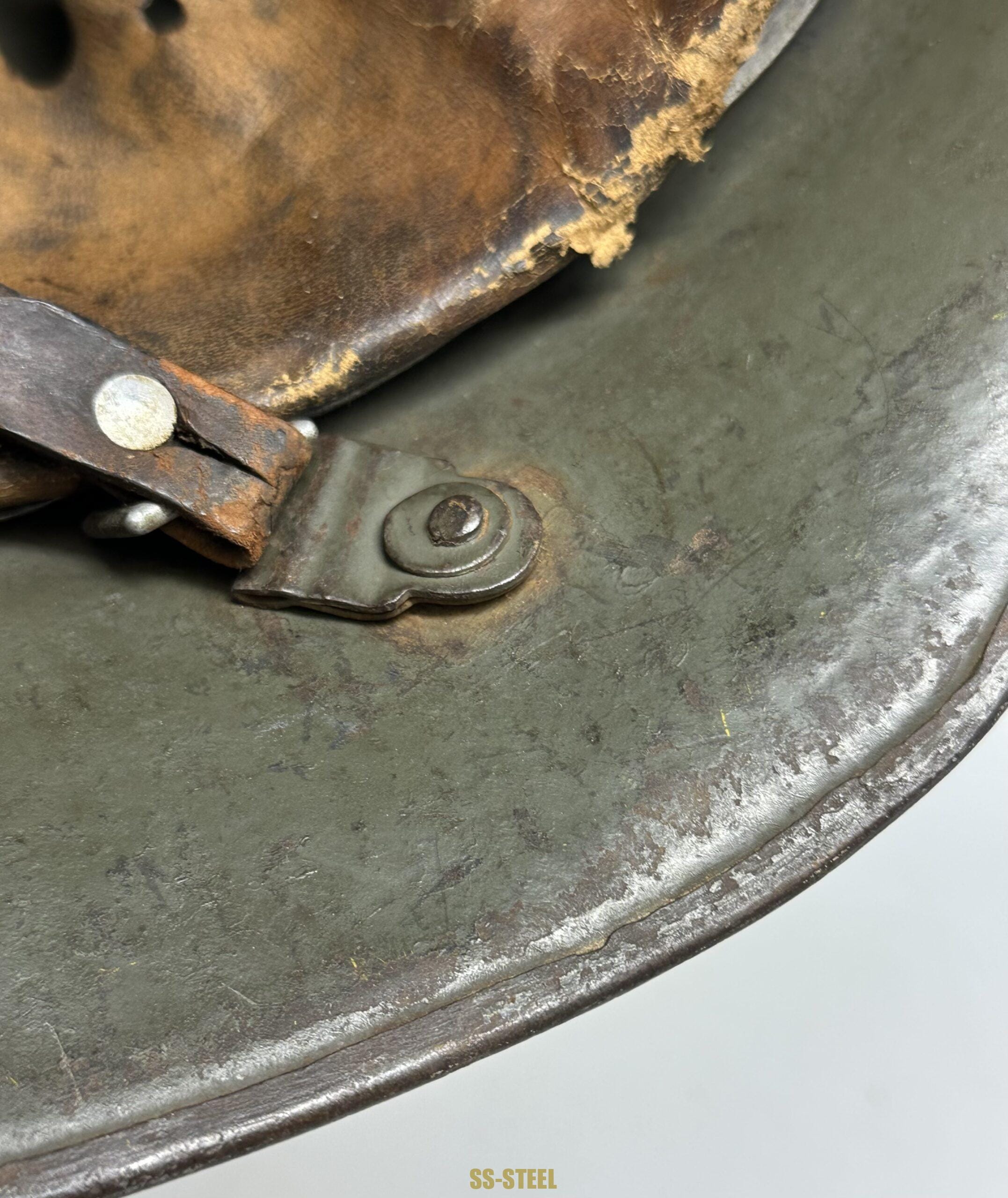 Earlier Transitional Double Decal Heer Helmet - Image 11