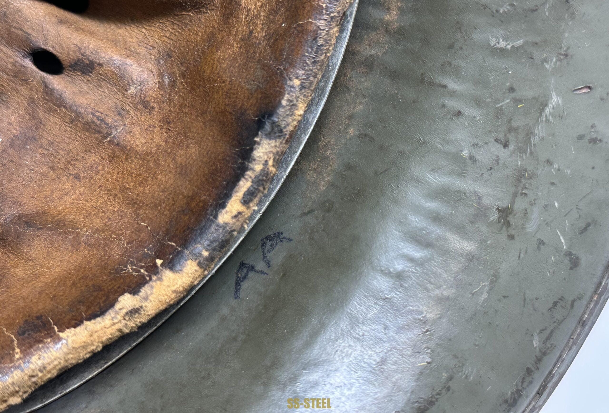 Earlier Transitional Double Decal Heer Helmet - Image 12