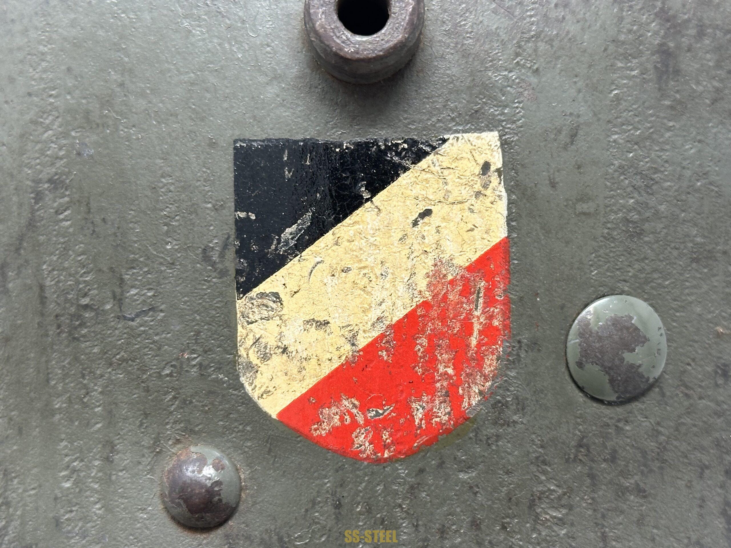 Earlier Transitional Double Decal Heer Helmet - Image 16