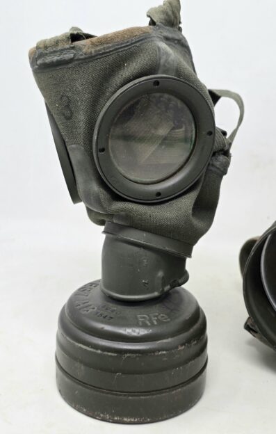 Minty, Complete Gas Mask - Image 10