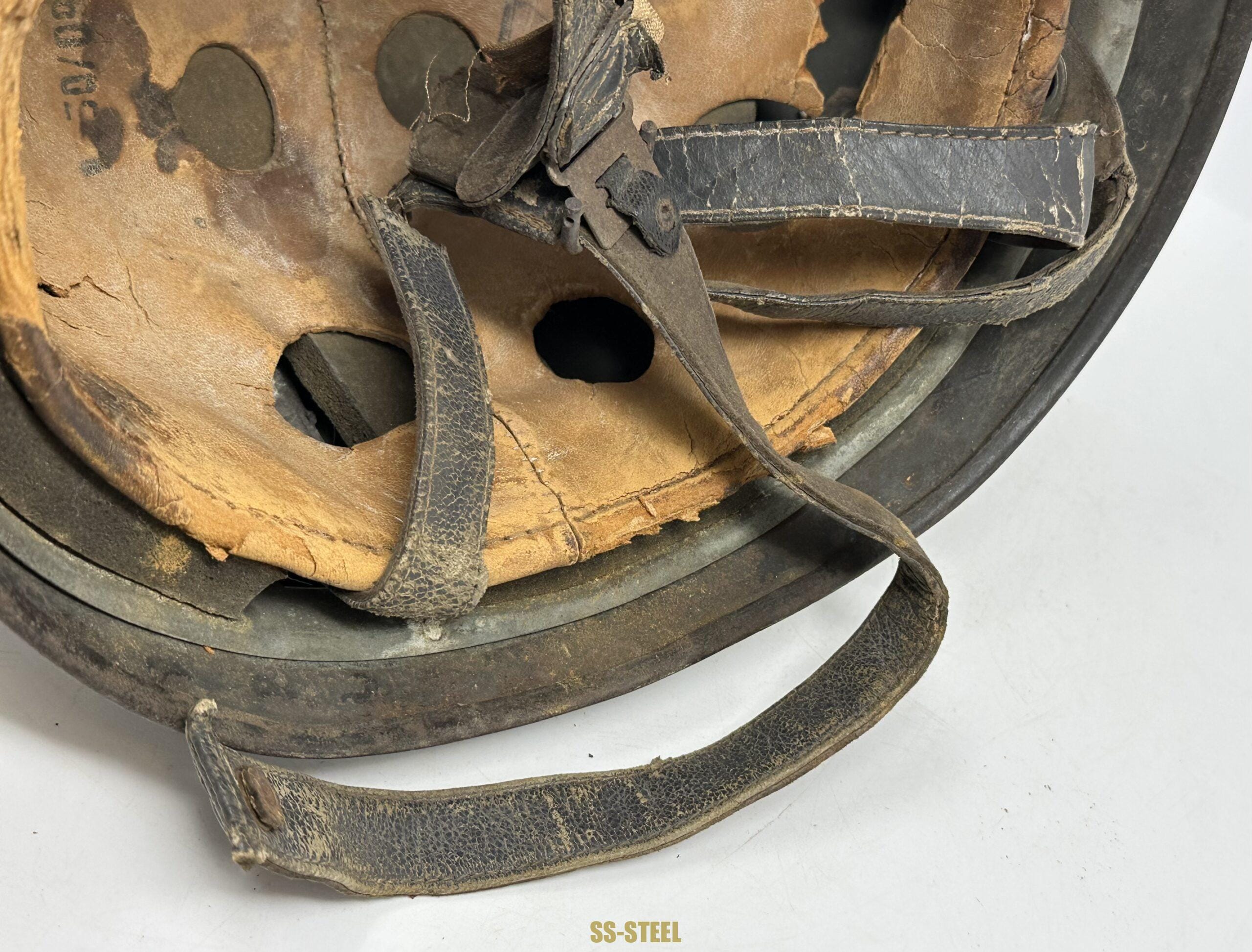 FJ Paratrooper No Decal Helmet - Image 9