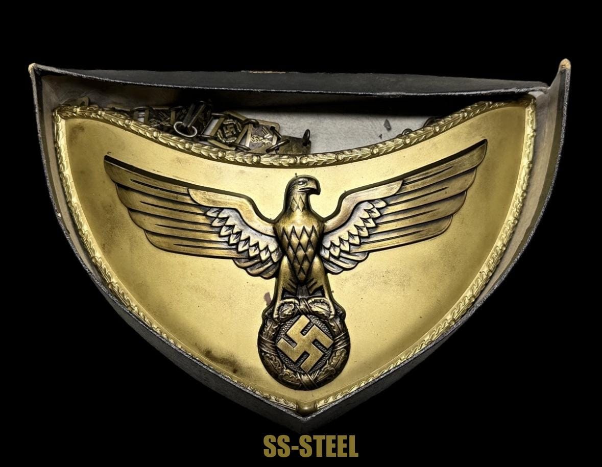 NSDAP Political Leaders Gorget w/ Case - Image 2