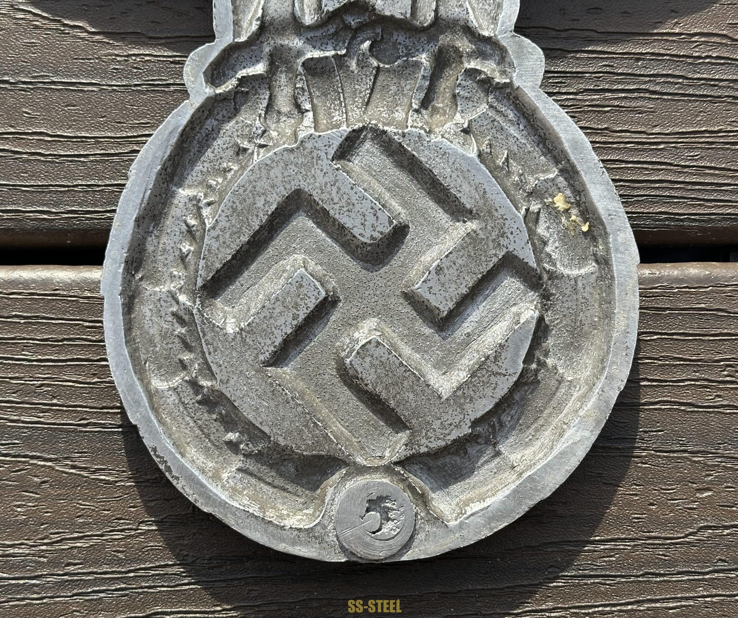 DRB Railroad Train Eagle 24” - Image 8