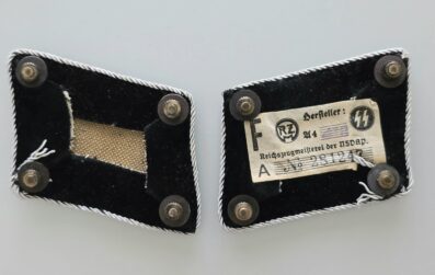 Mint SS-Brigadeführer Tabs, Screw-back - Image 6
