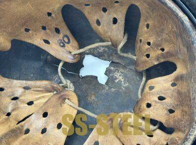 Outstanding Heer M40 KIA Camo Helmet, Bayonet and Badge Grouping - Image 15