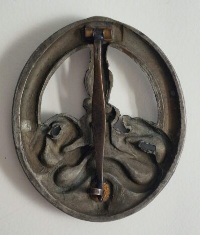 Fine Anti-Partisan Badge by Juncker - Image 2