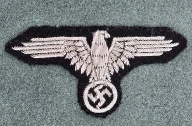Striking Waffen-SS Medical Officer's Mantel - Image 11