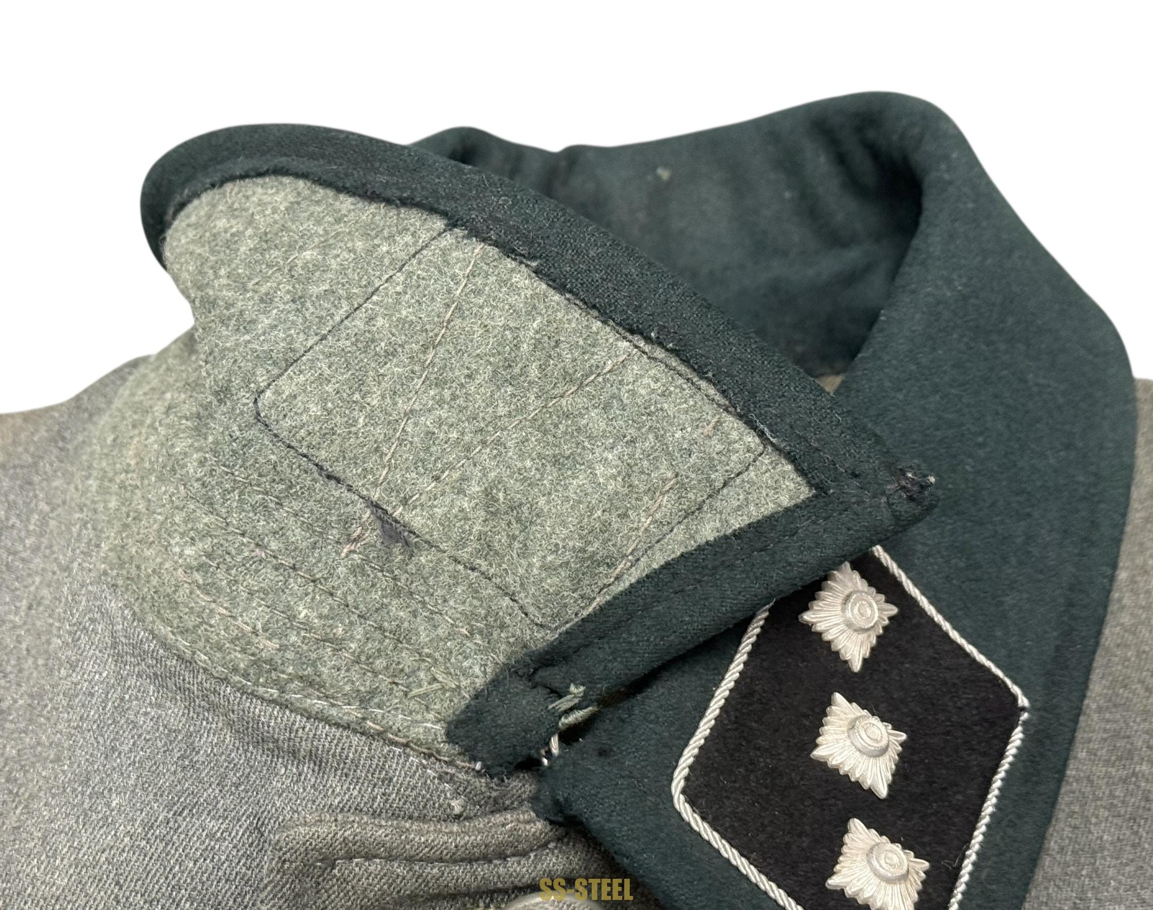 SS-Untersturmführer Officer Uniform Tunic, Highly Decorated - Image 8