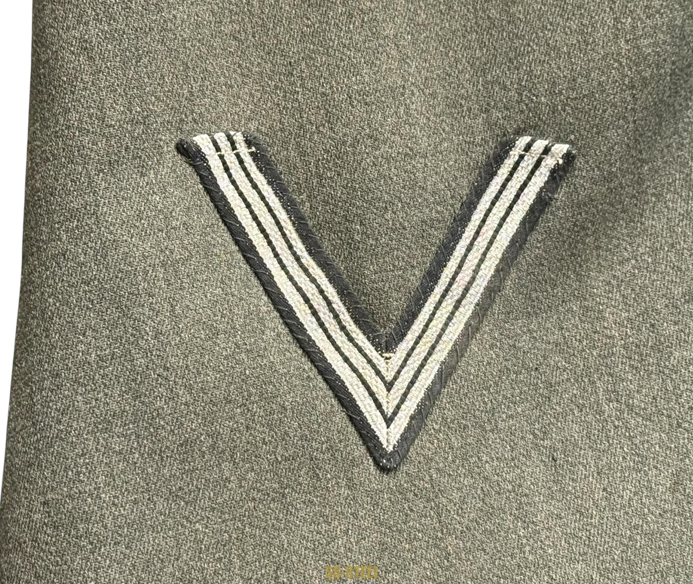 SS-Untersturmführer Officer Uniform Tunic, Highly Decorated - Image 15