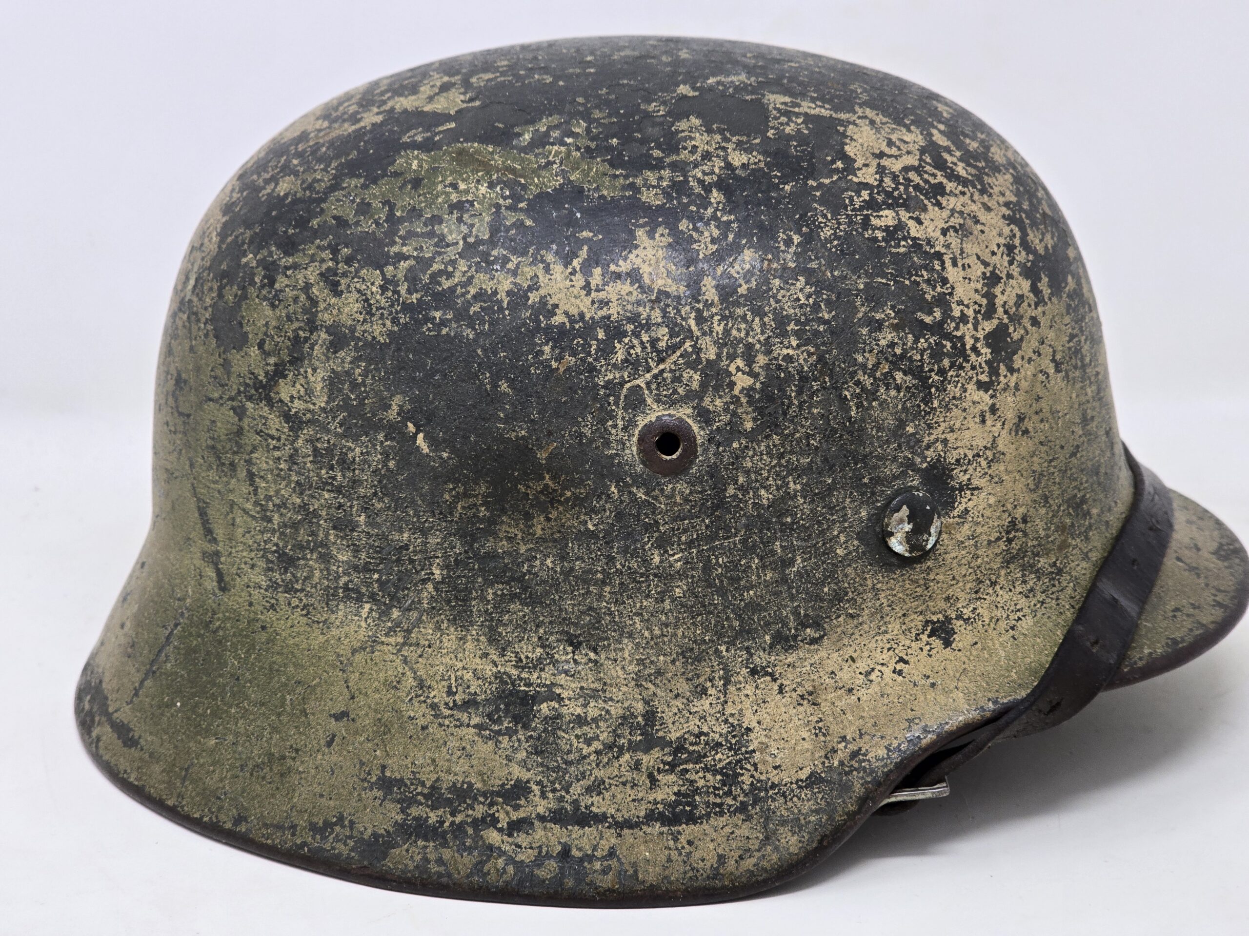 Service Worn Tan Camo M35 Heer Helmet by NS - Image 4