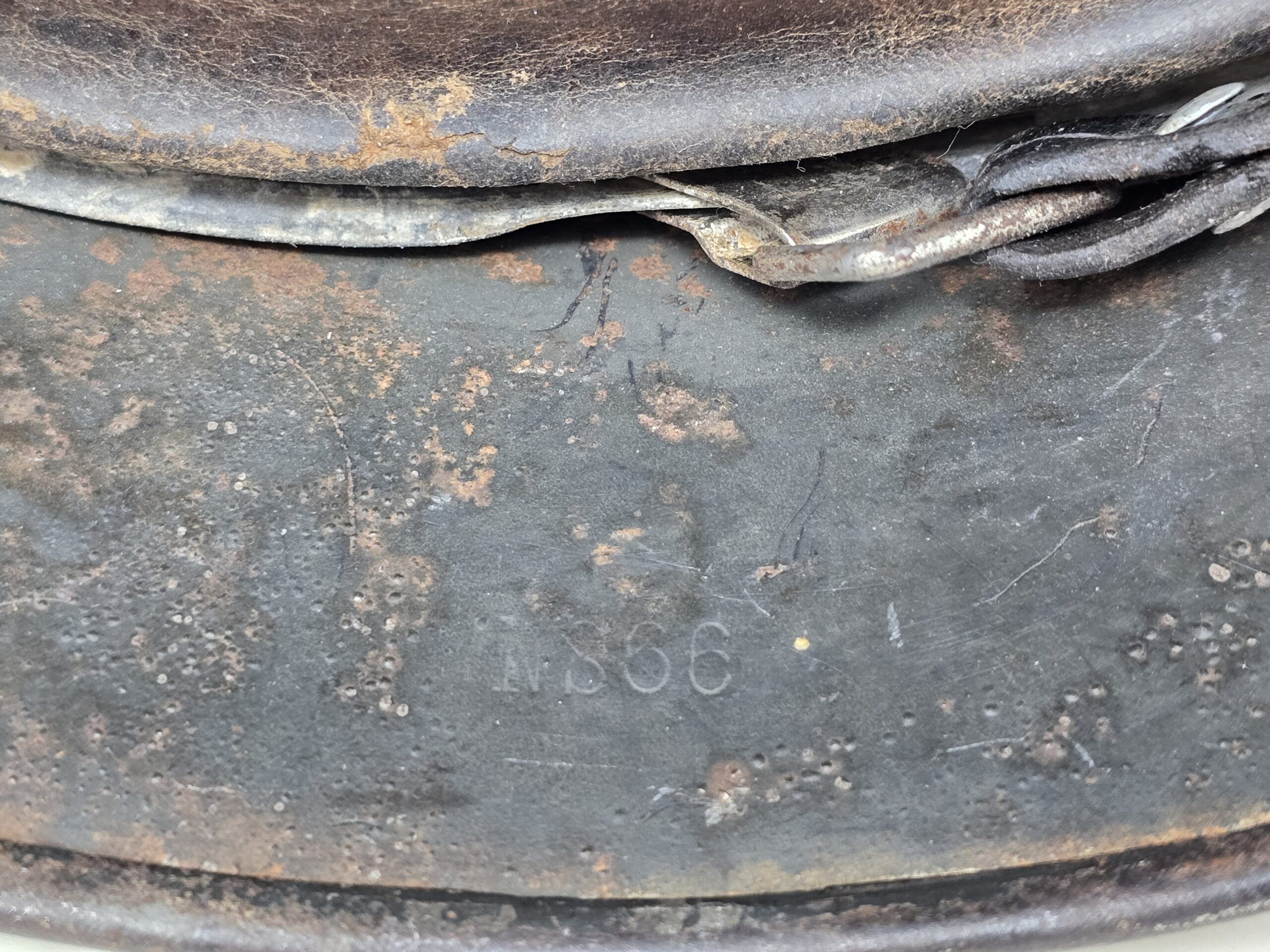 Service Worn Tan Camo M35 Heer Helmet by NS - Image 8