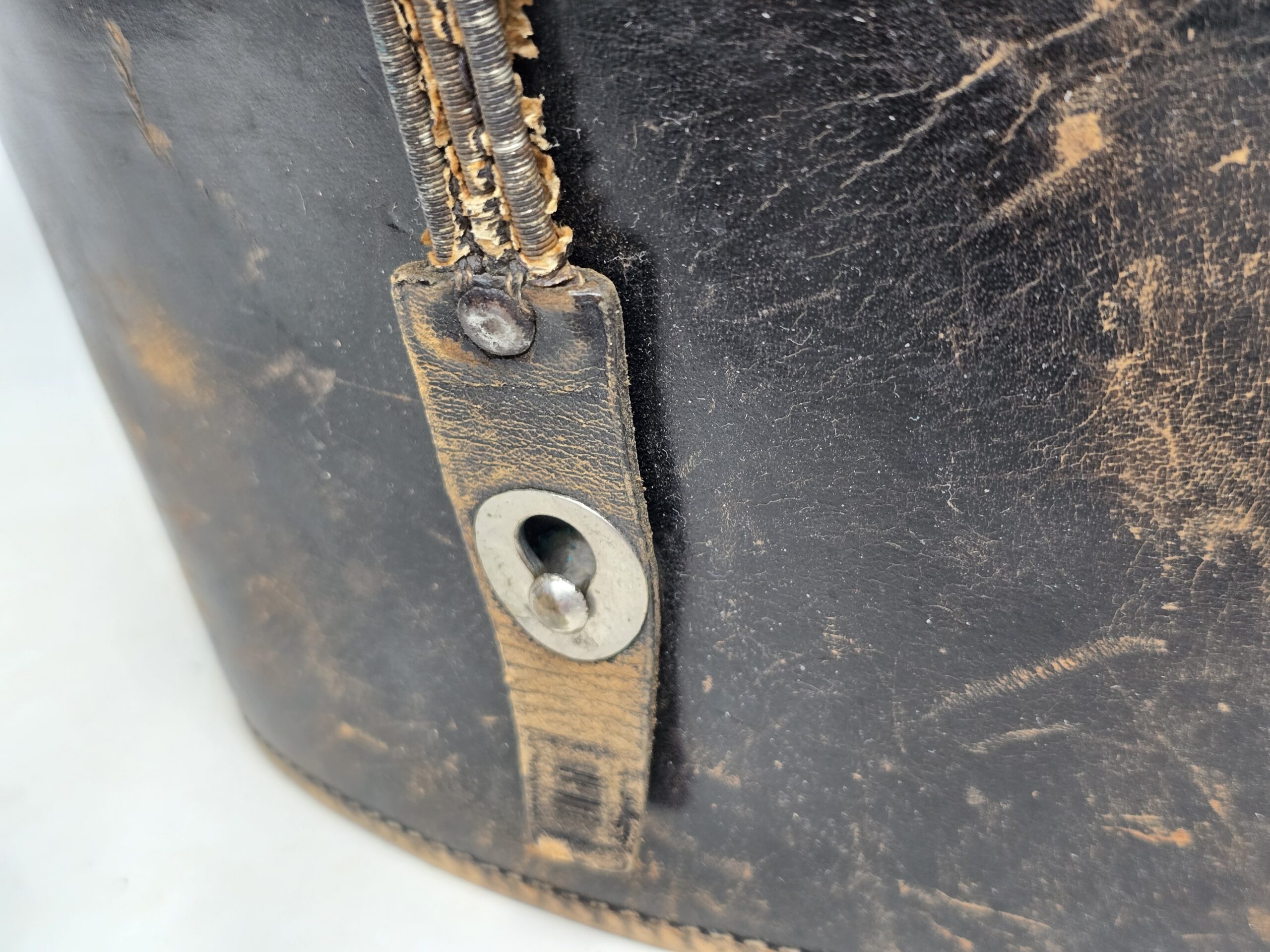 German WWII Tropical Tan Camouflage Binoculars, Vet Bringback - Image 10