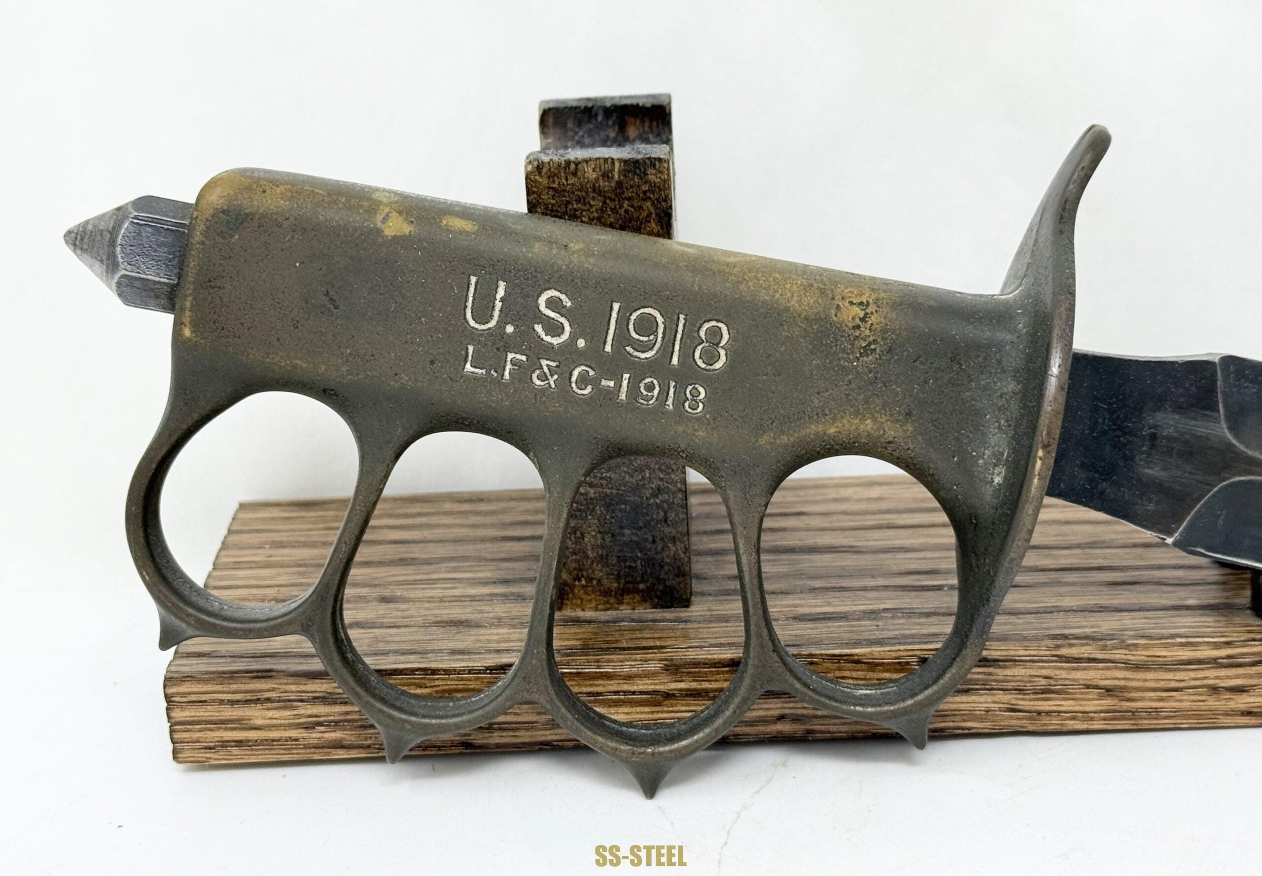 US 1918 LF&C Trench Knuckle Knife - Image 4