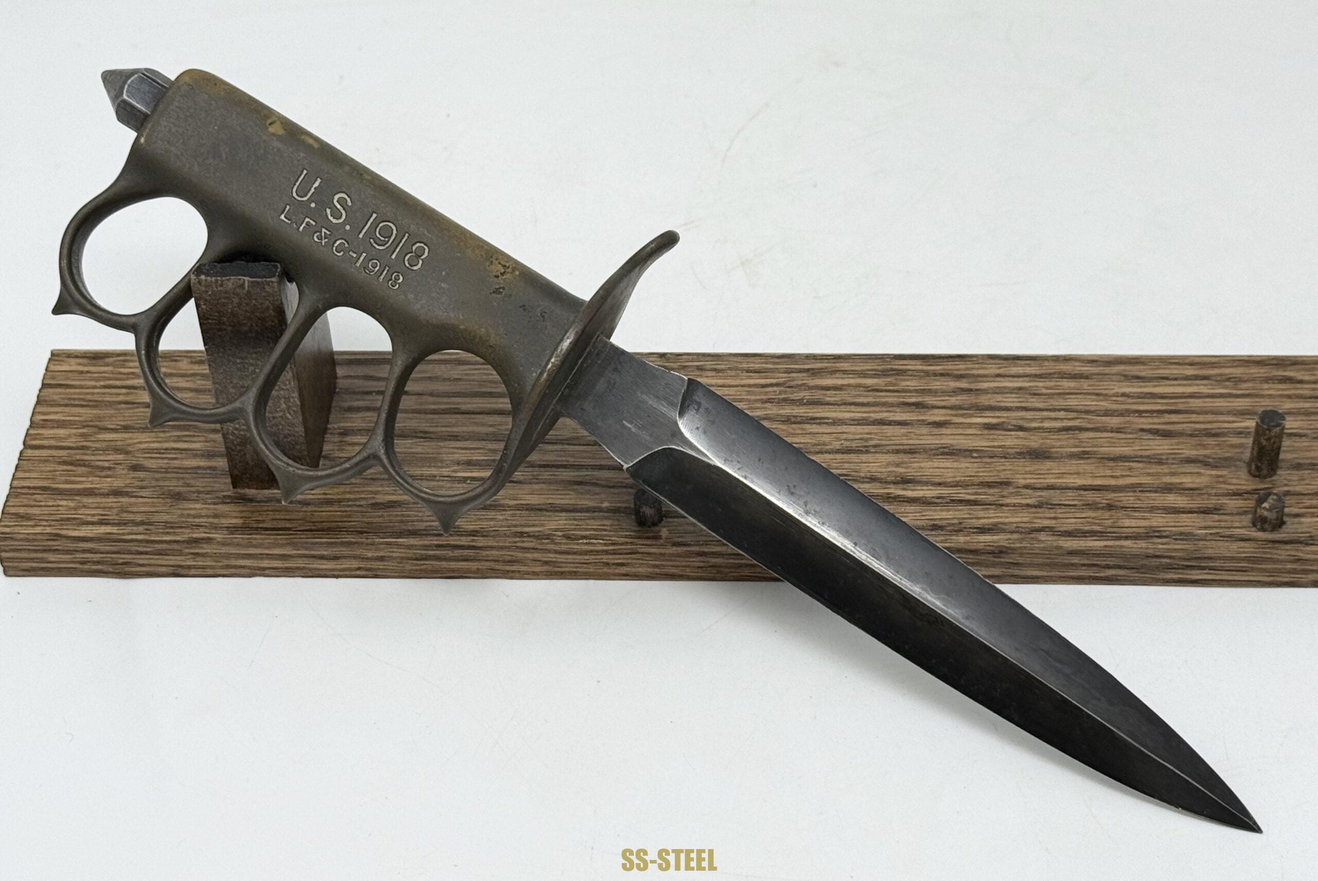 US 1918 LF&C Trench Knuckle Knife - Image 13