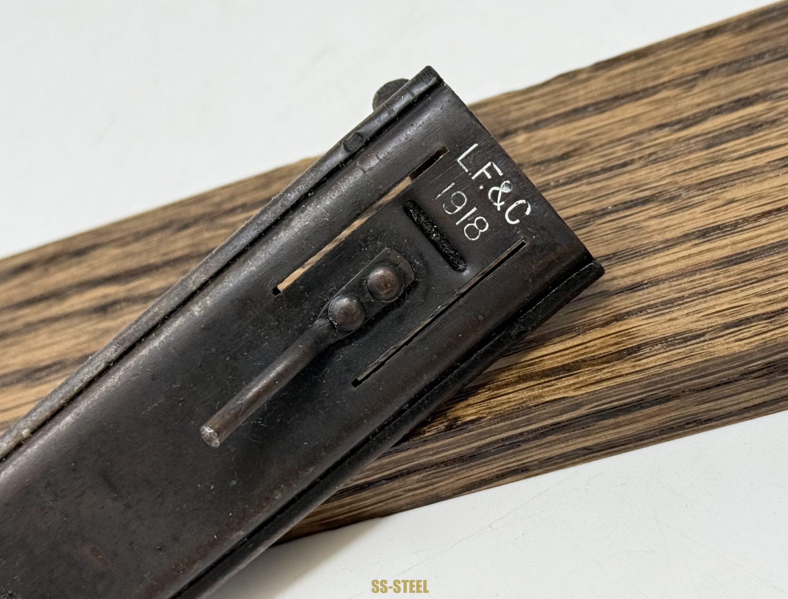 US 1918 LF&C Trench Knuckle Knife - Image 17