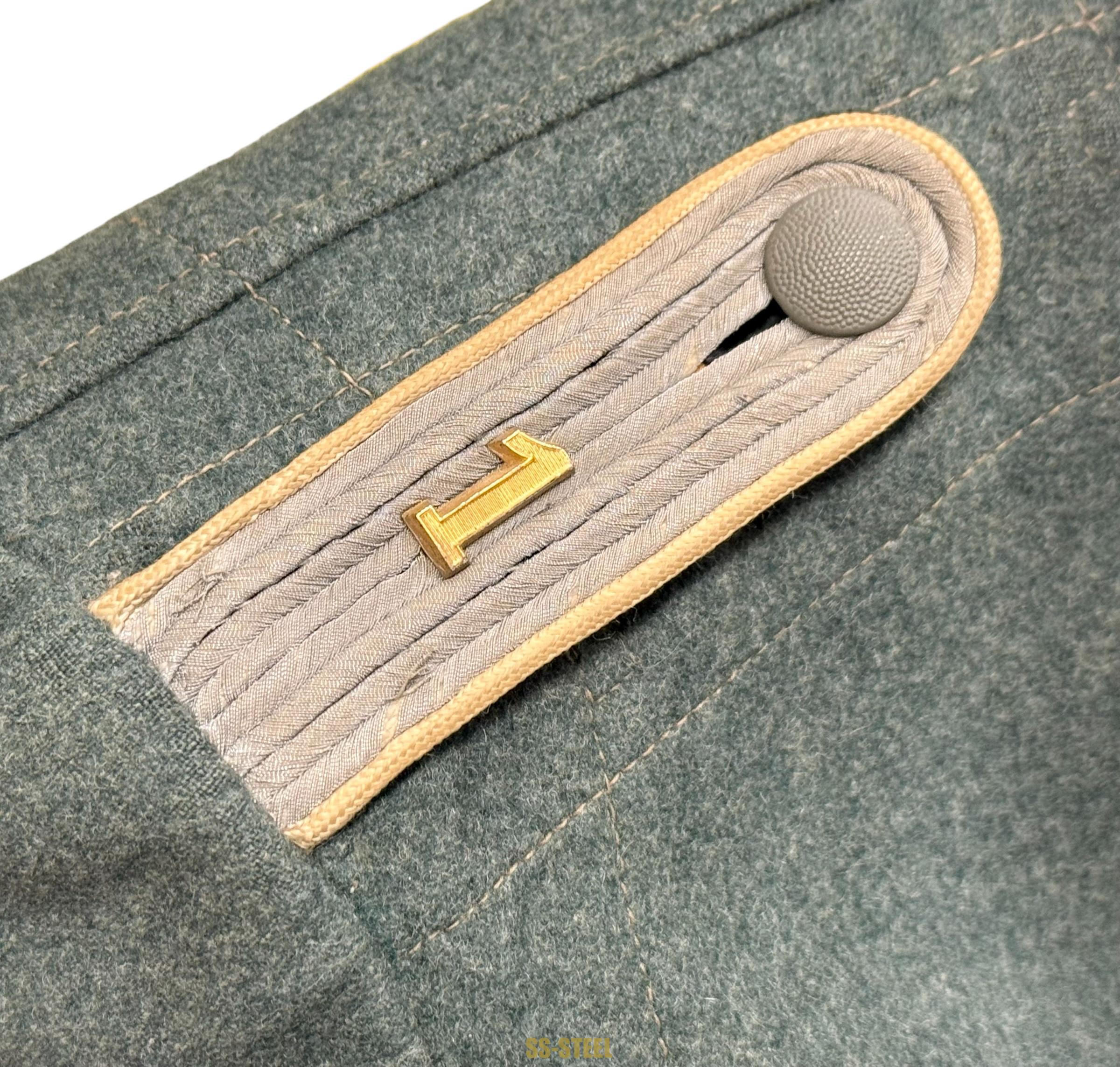 SS-Totenkopf Untersturmführer Combat Tunic - Image 11