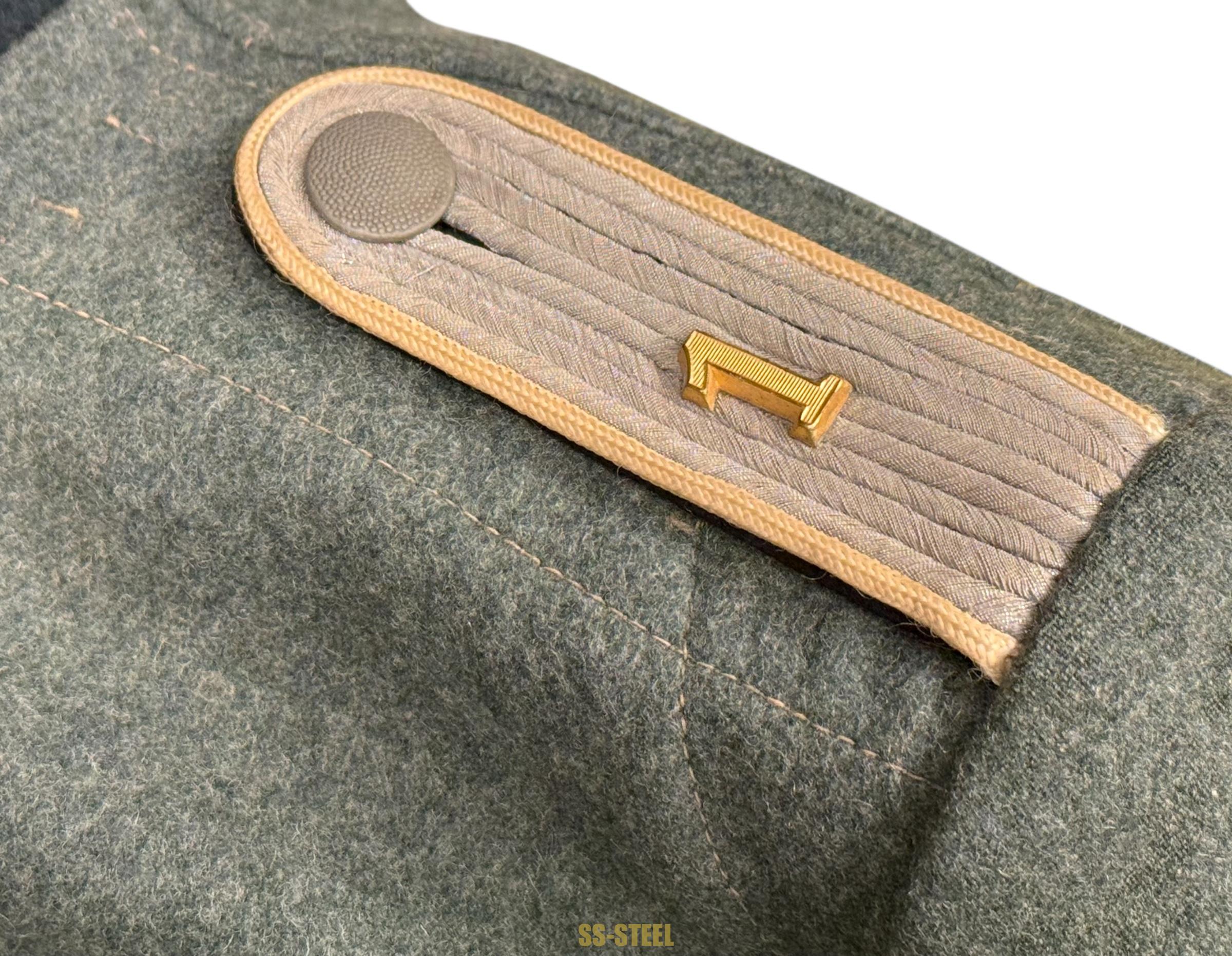 SS-Totenkopf Untersturmführer Combat Tunic - Image 13