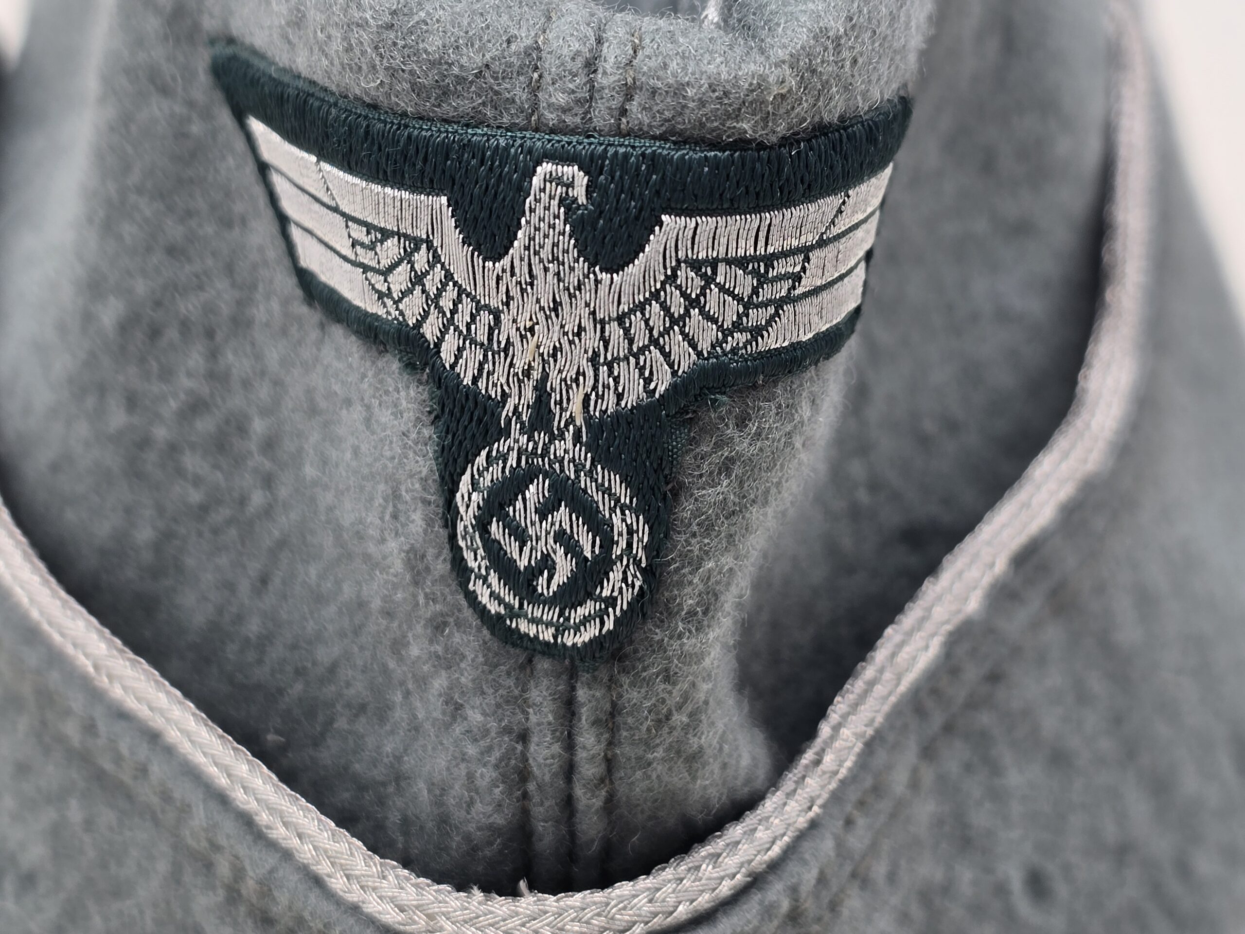 HOLD (m.b.) Heer Officer's Schiffchen by Erel - Image 2