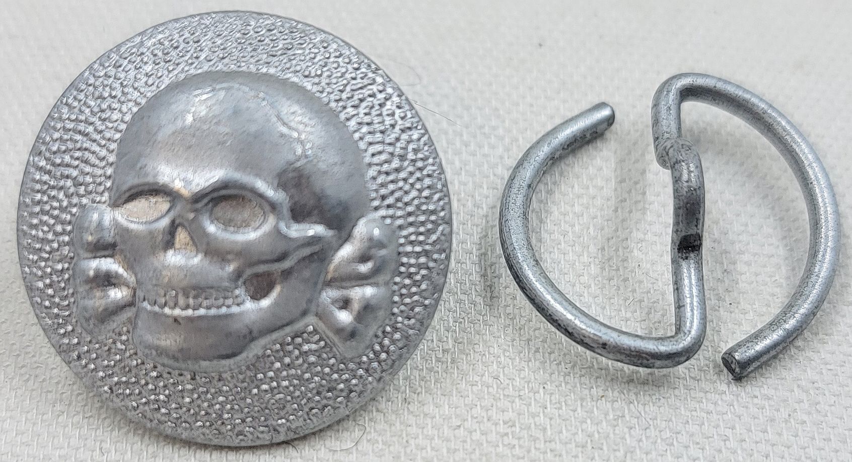 SS-VT Cap Skull Button with Mounting Ring