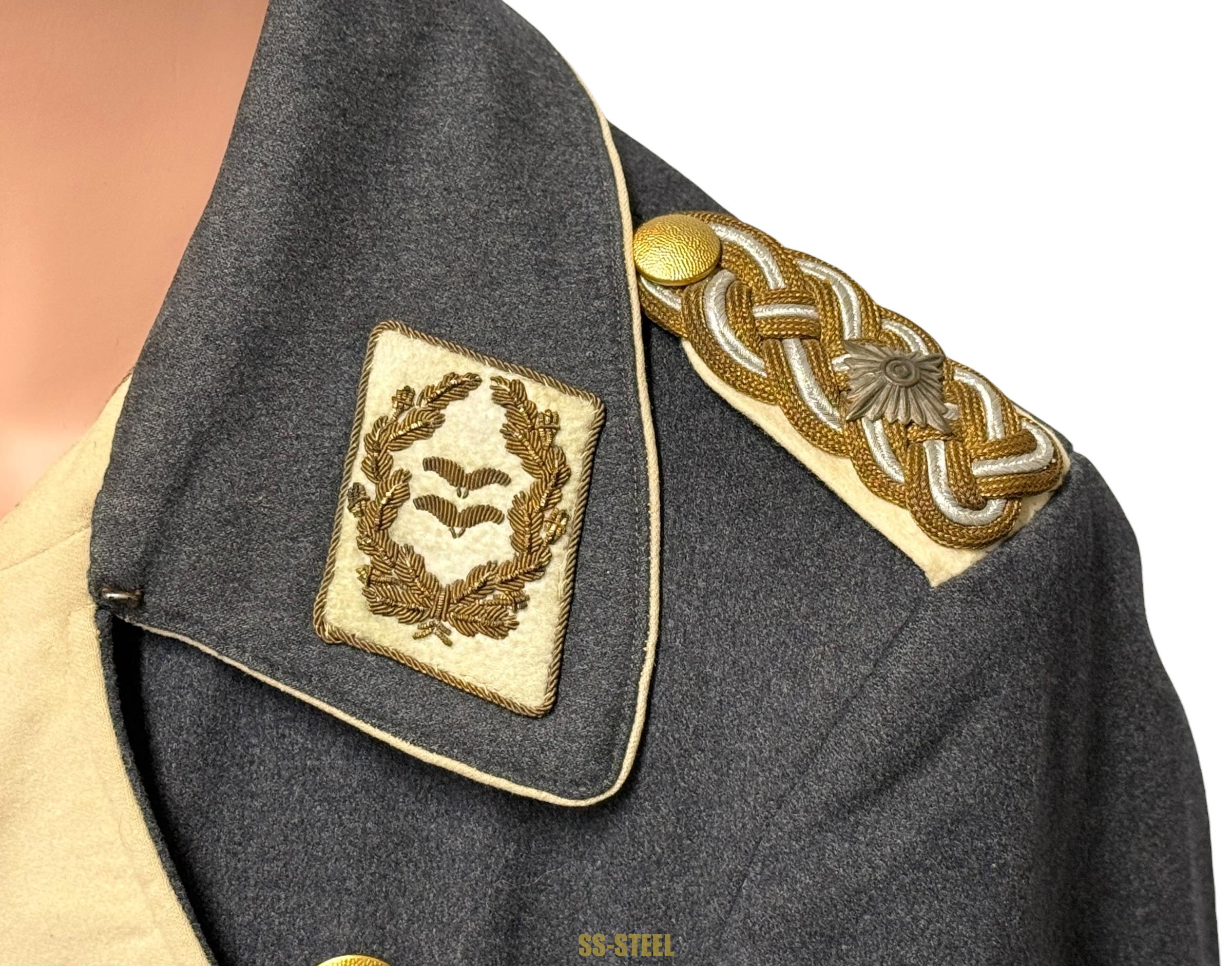 Fine Luftwaffe Generalmajor's Mantel - Image 7