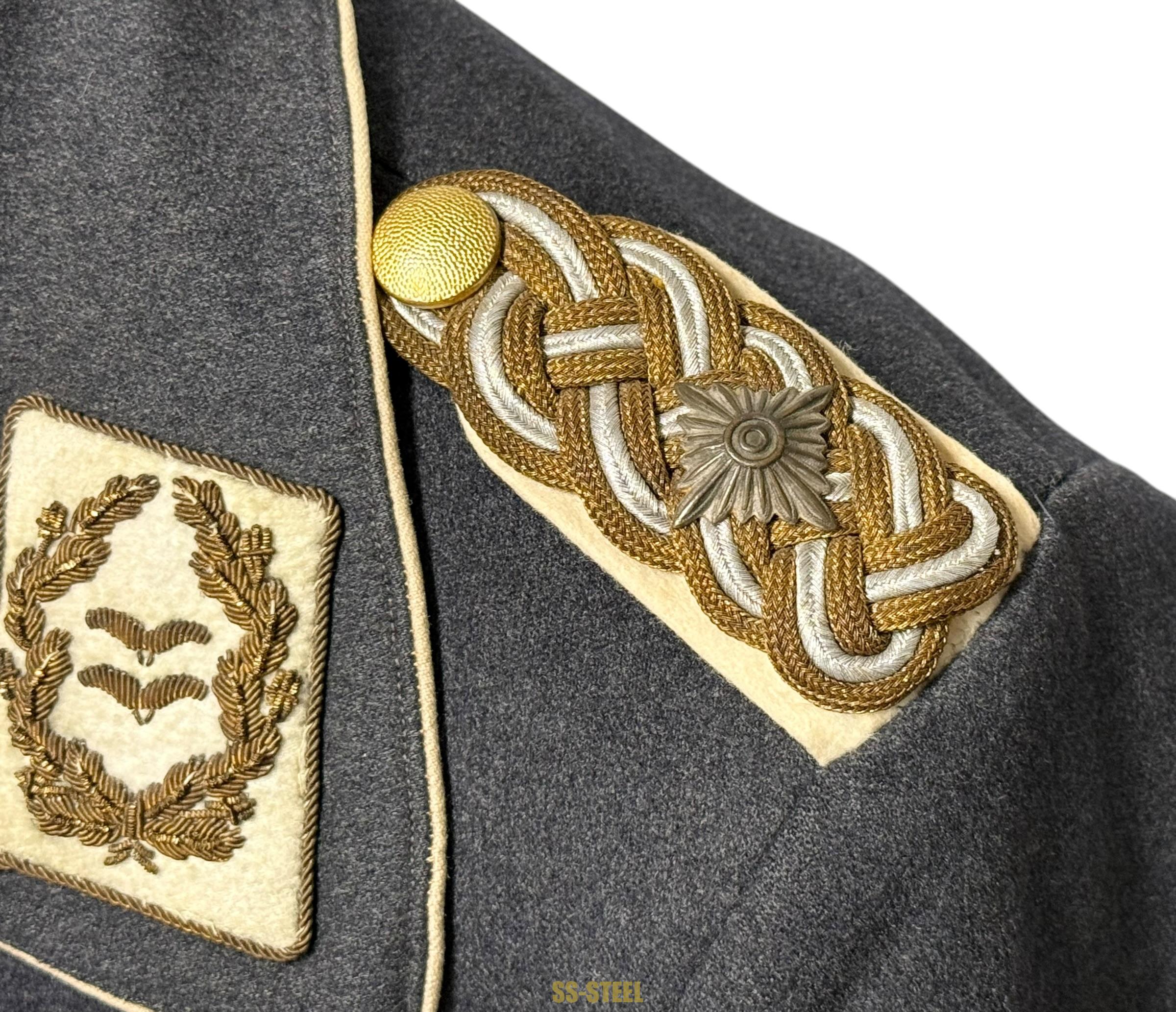 Fine Luftwaffe Generalmajor's Mantel - Image 9