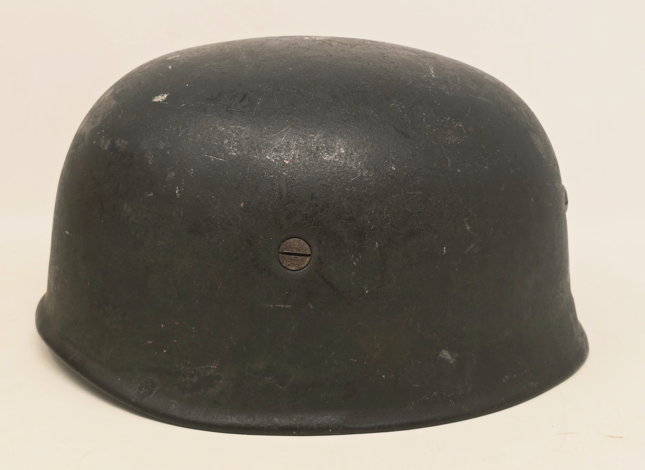 Late War M38 FJ Helmet, K.I.A. Souvenir - Image 5