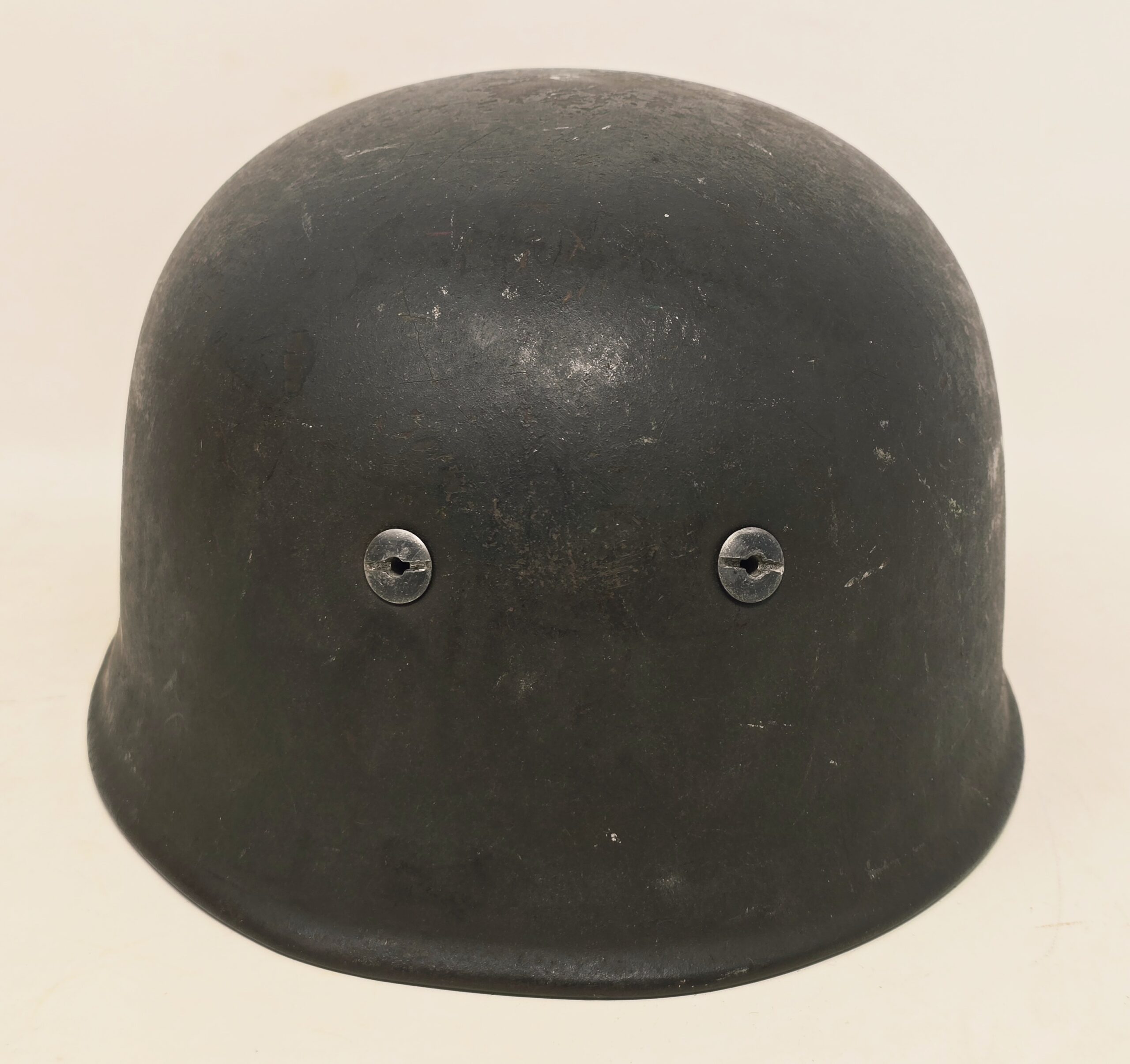 Late War M38 FJ Helmet, K.I.A. Souvenir - Image 4