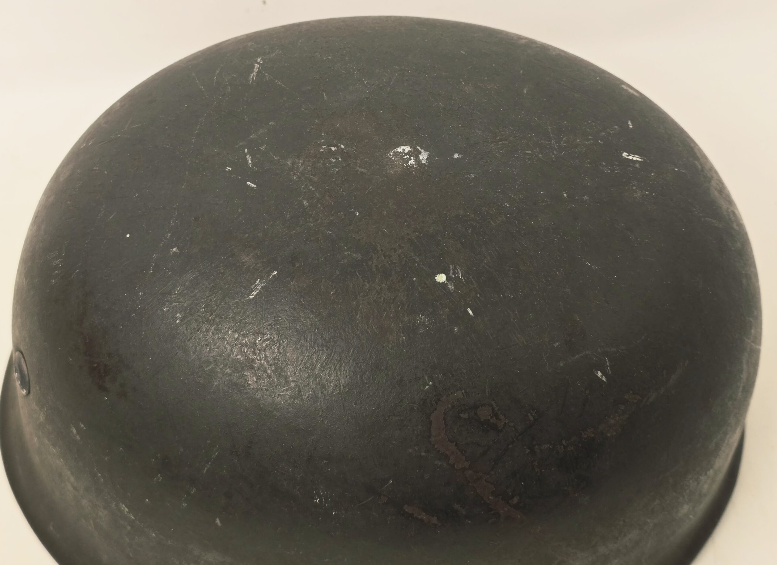 Late War M38 FJ Helmet, K.I.A. Souvenir - Image 2