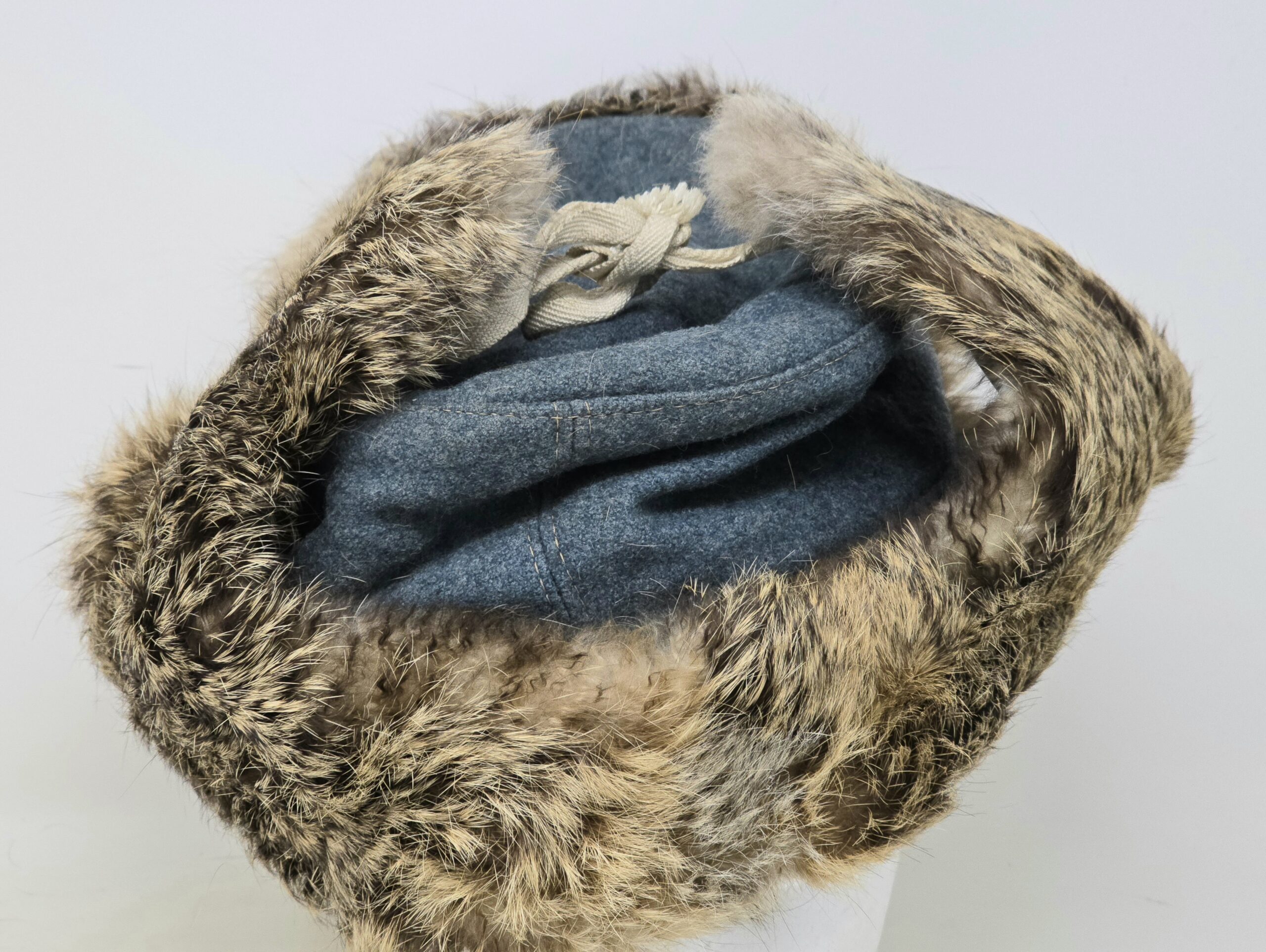 Minty Polizei Winter Fur Cap - Image 4