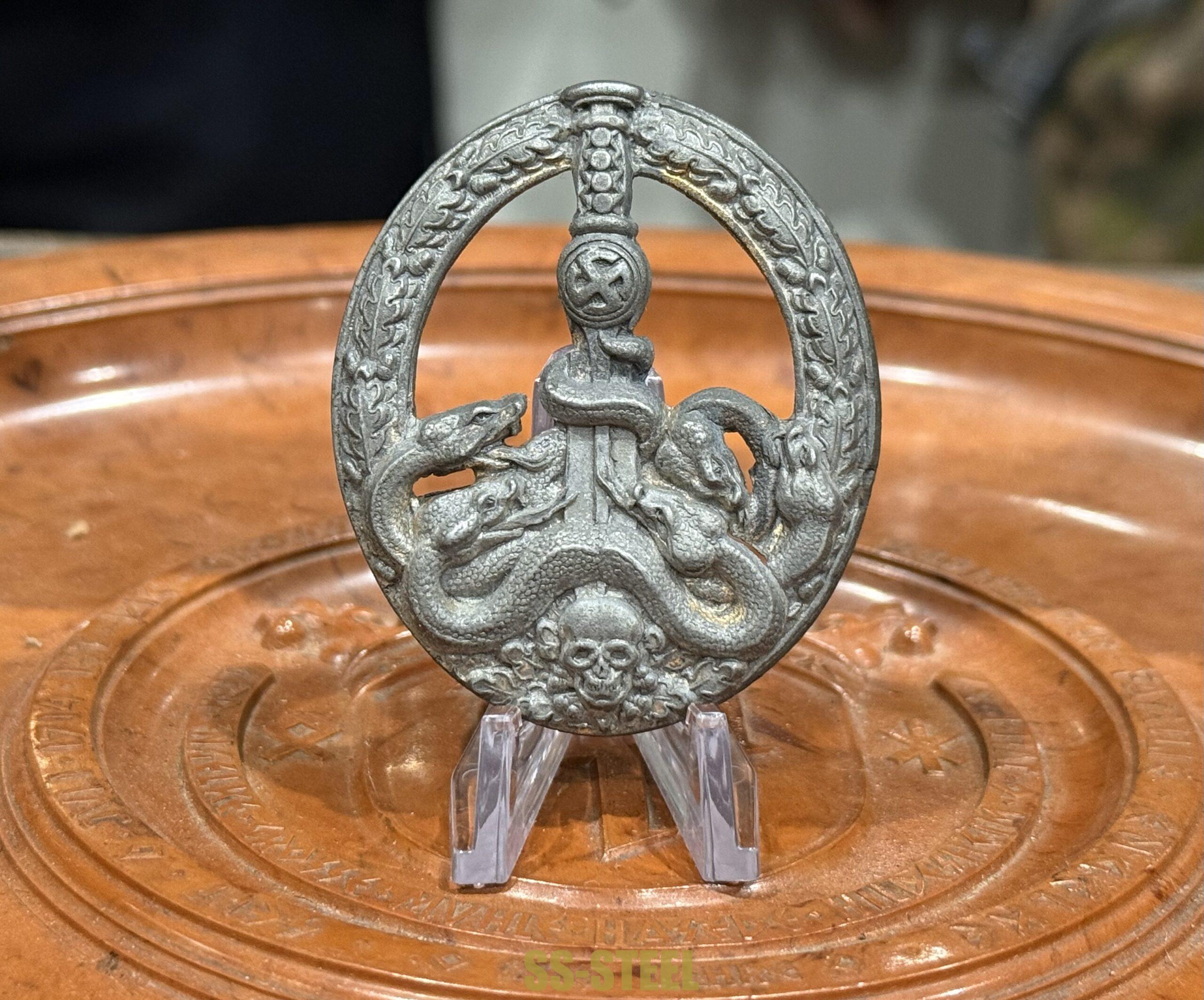 Anti-Partisan Badge in GOLD - Image 3