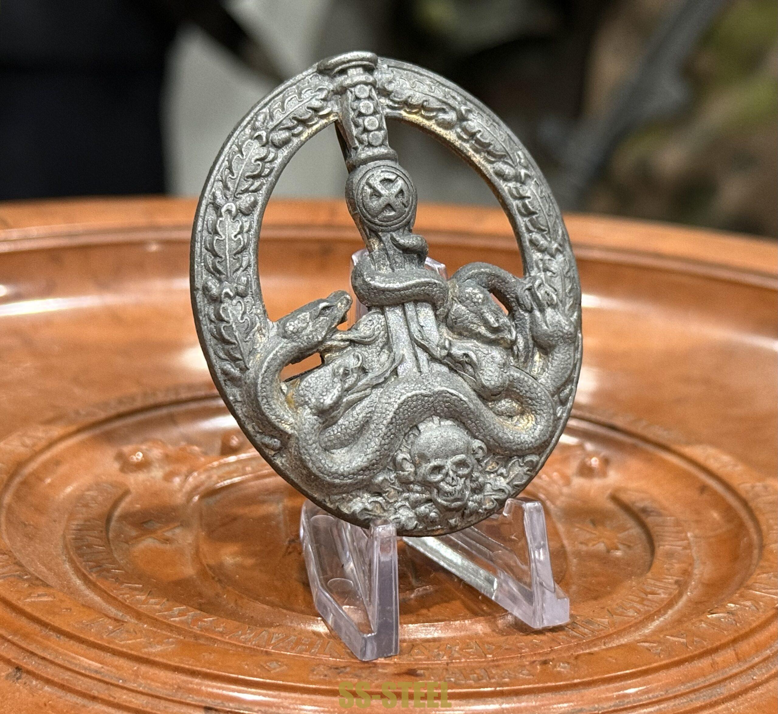 Anti-Partisan Badge in GOLD - Image 5