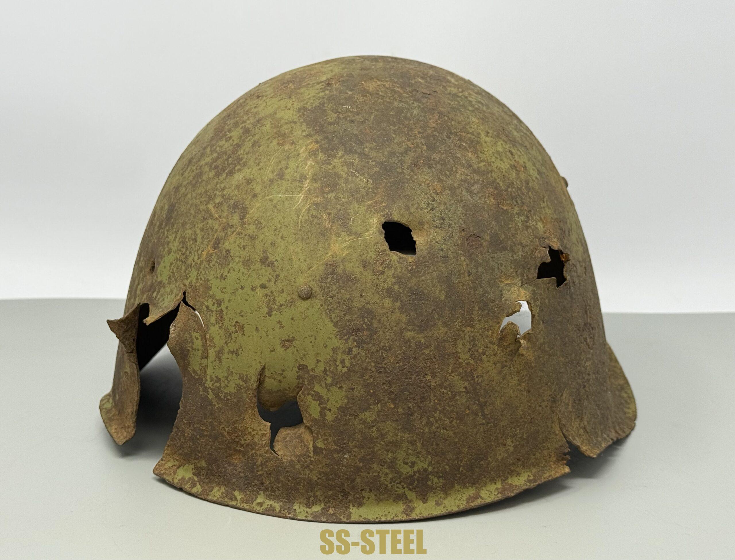 SSH-39 Helmet and RUSSIAN Capture German Heer Buckle--Battle Damaged - Image 11