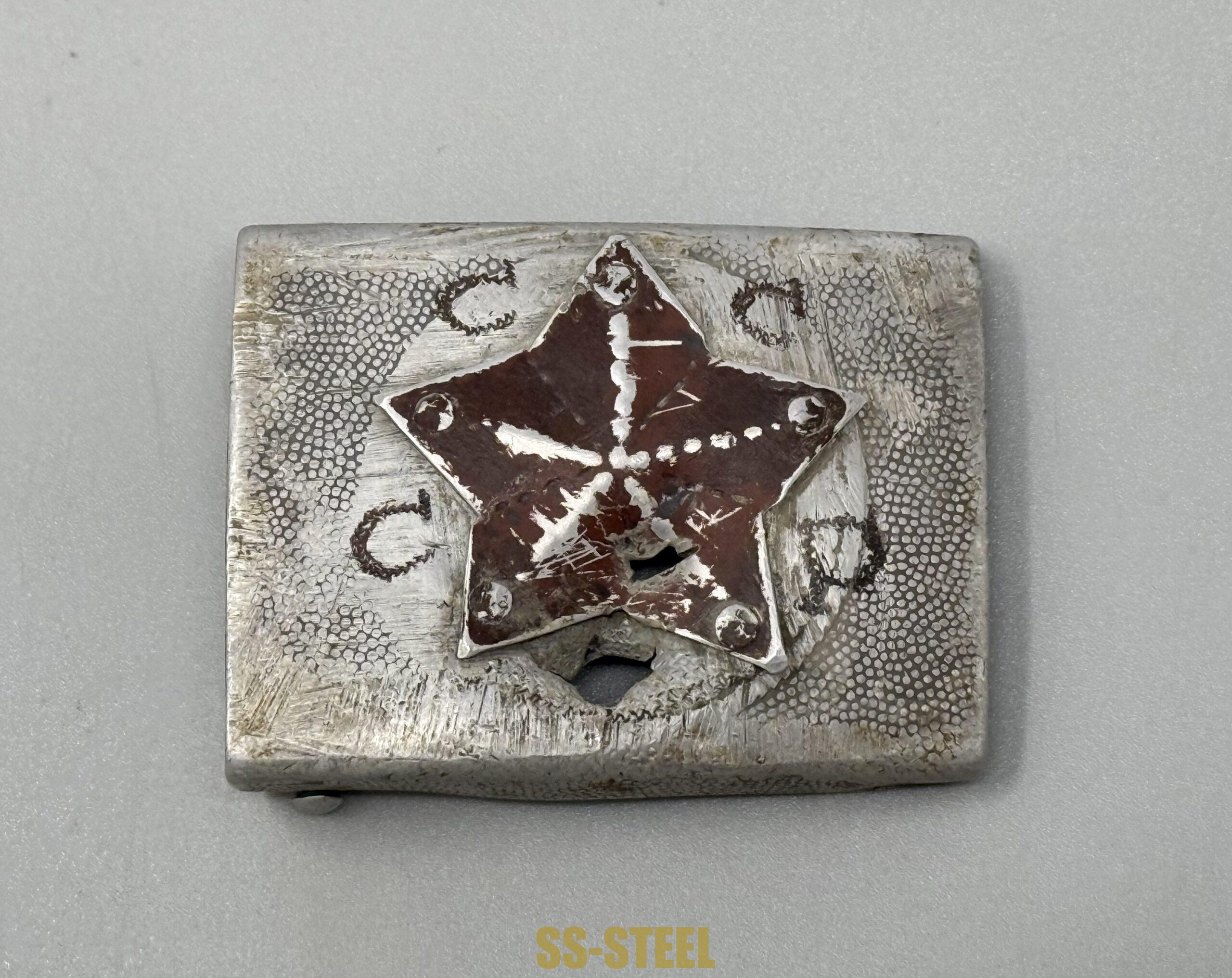 SSH-39 Helmet and RUSSIAN Capture German Heer Buckle--Battle Damaged - Image 18