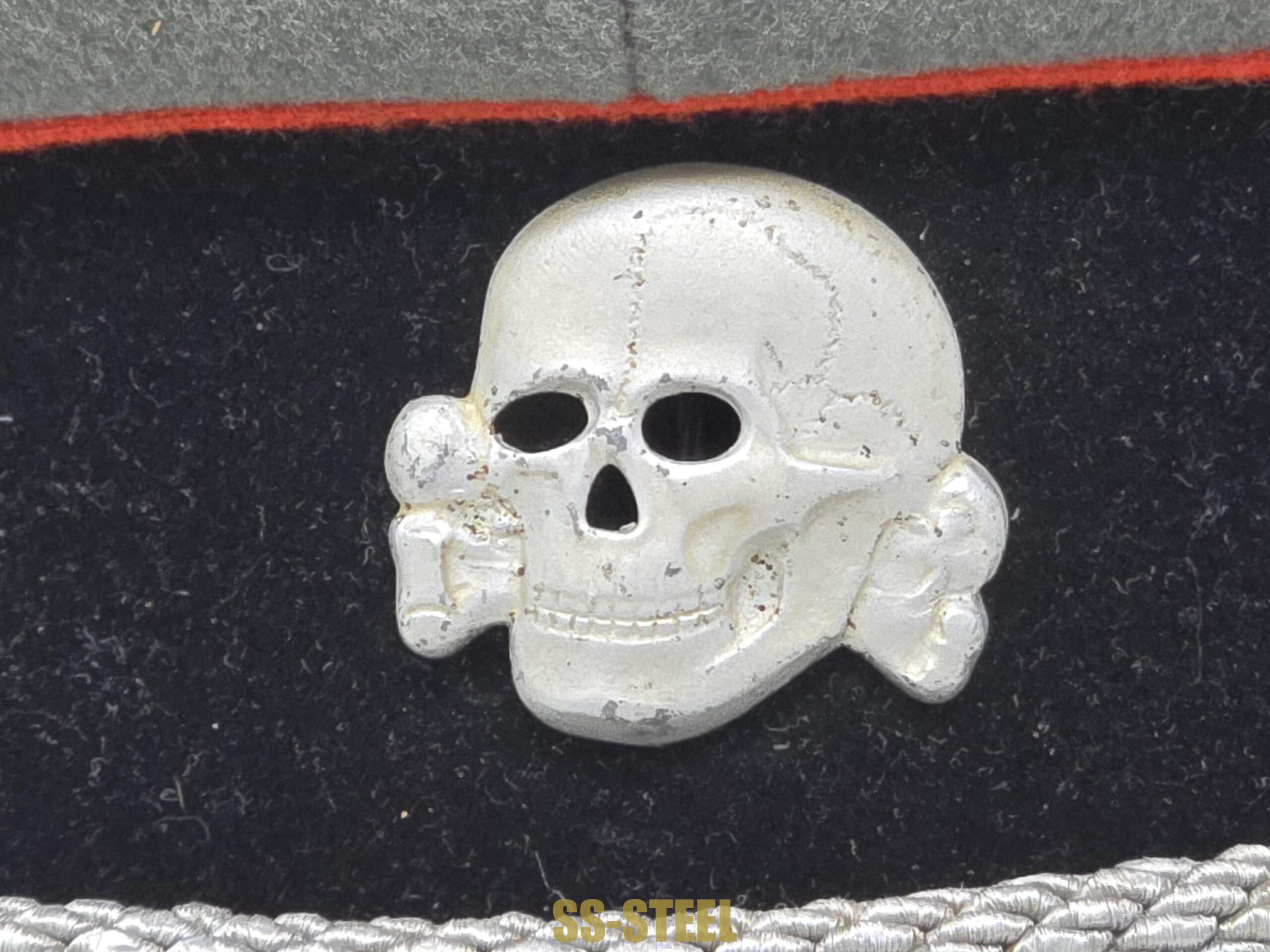 Fine Waffen-SS Officer’s Visor Cap for Artillery / StuG - Image 3