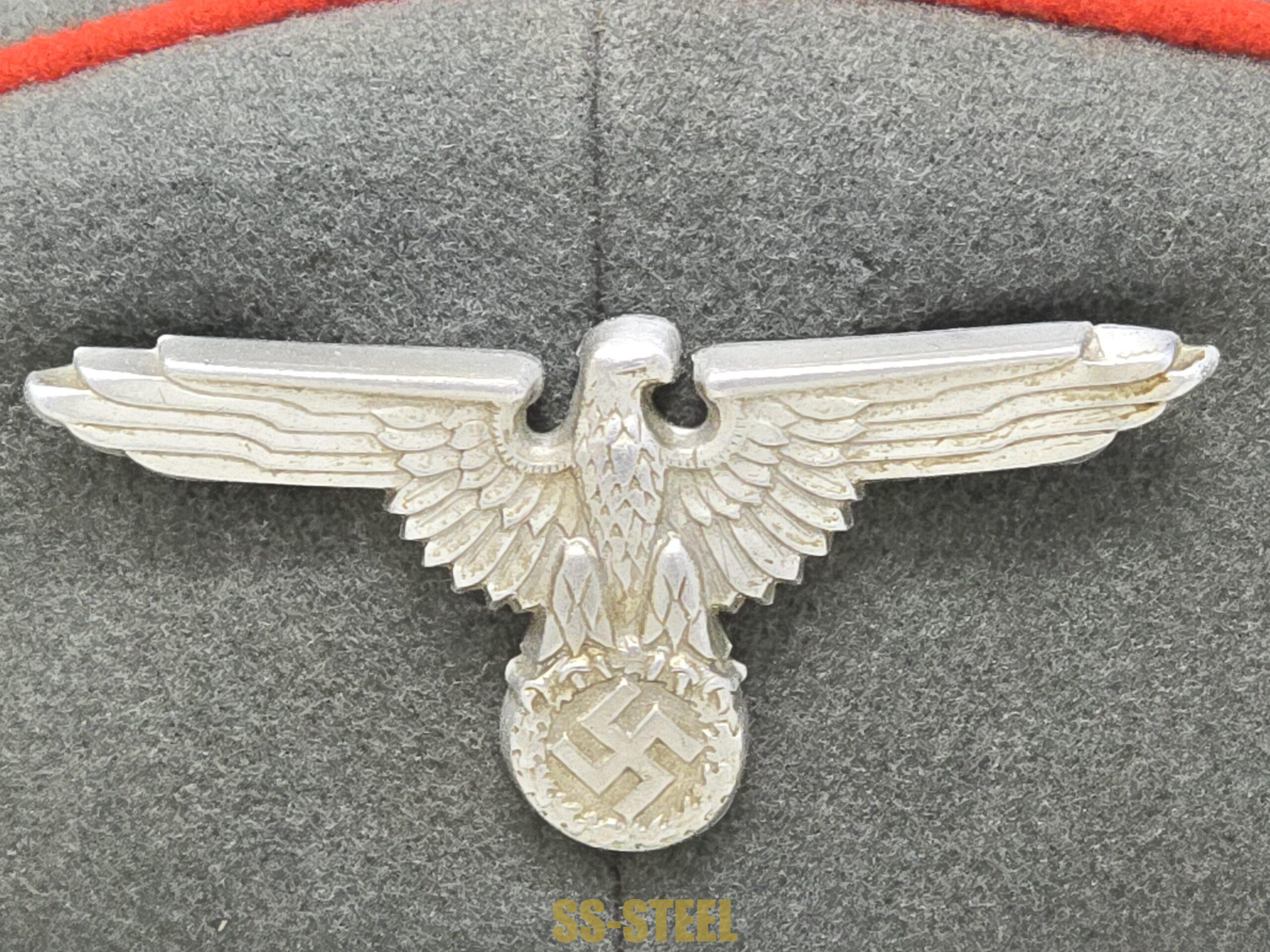 Fine Waffen-SS Officer’s Visor Cap for Artillery / StuG - Image 4