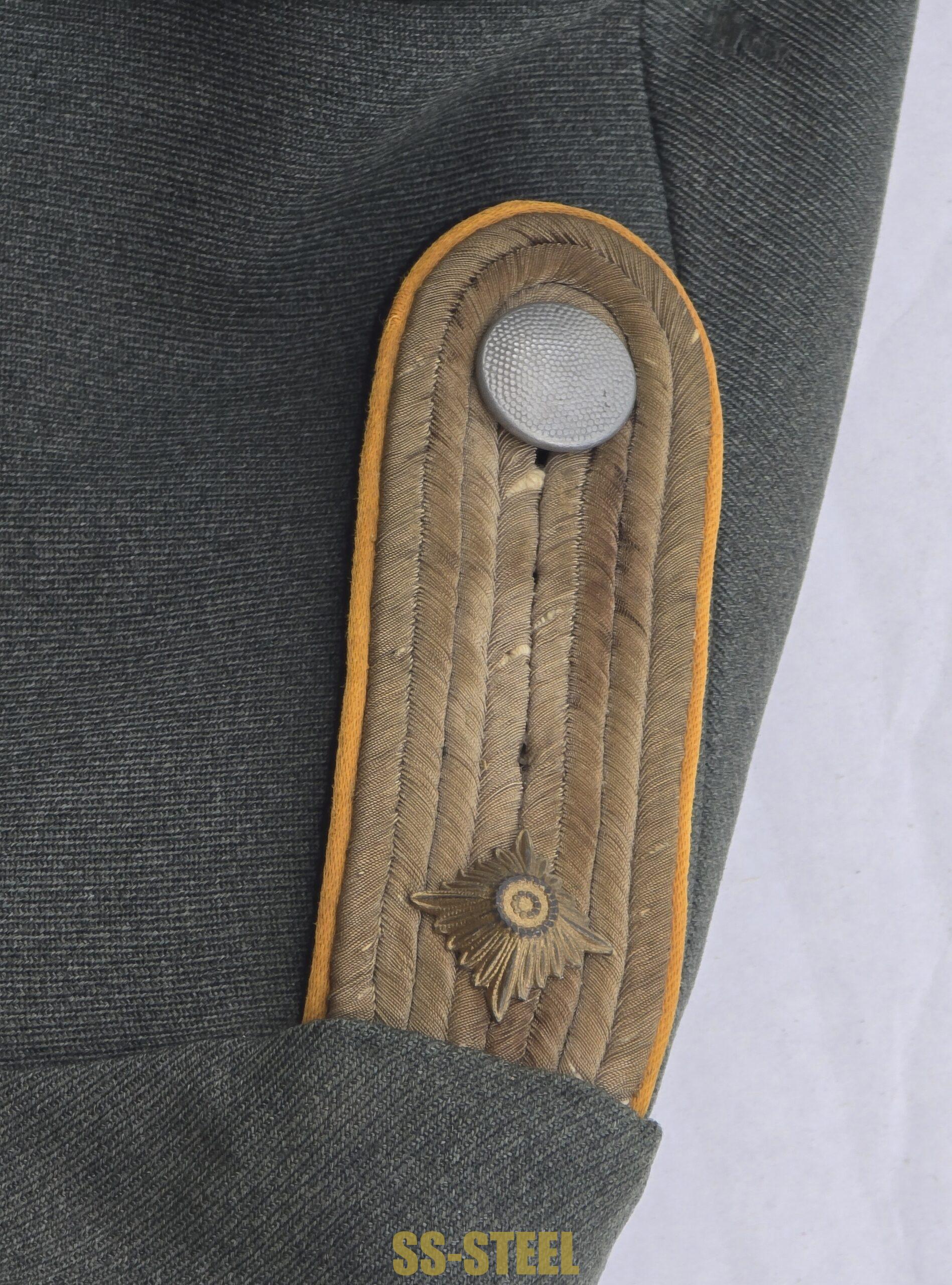 "Been There" Waffen-SS Aufklärungs Officer's Tunic - Image 3